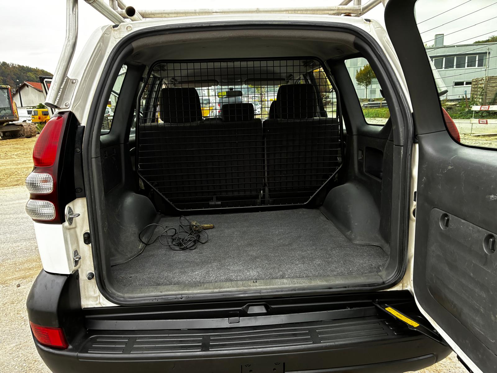 TOYOTA Land Cruiser 3.0 TD Linea Terra-image-5