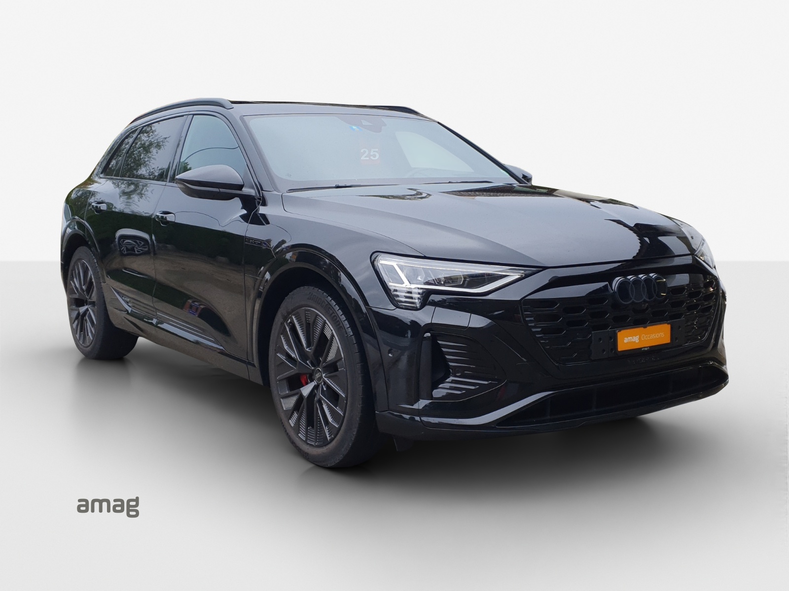 AUDI Q8 50 e-tron Black Edition quattro-image-5