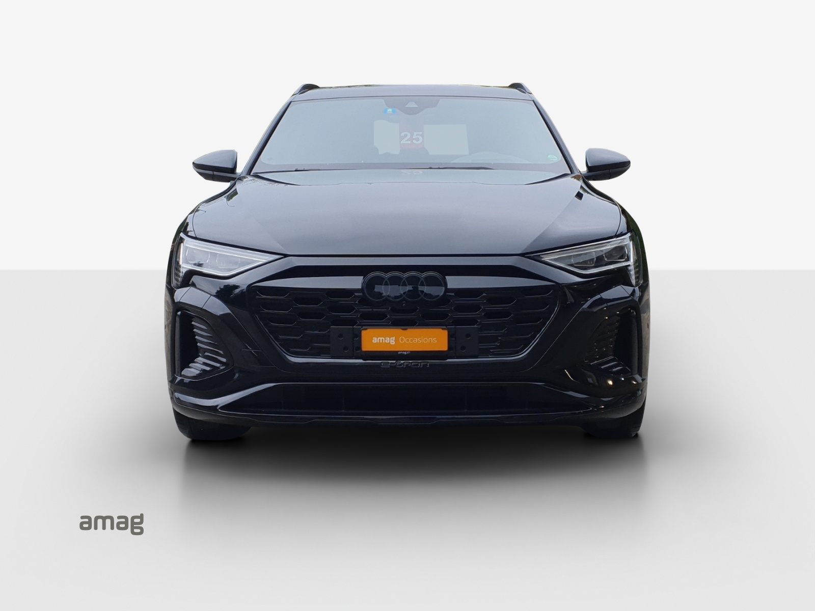 AUDI Q8 50 e-tron Black Edition quattro-image-6