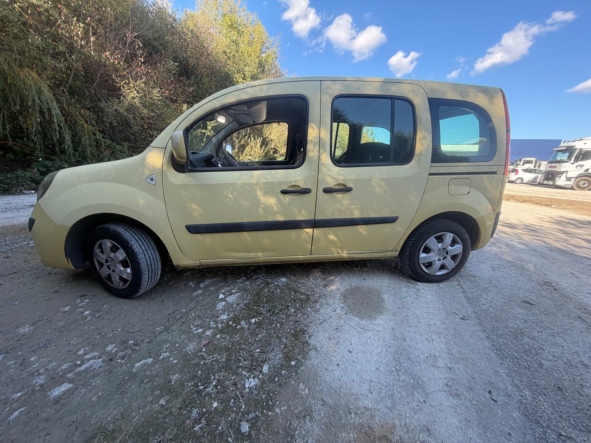 RENAULT Kangoo 1.5 dCi Authentique-image-2