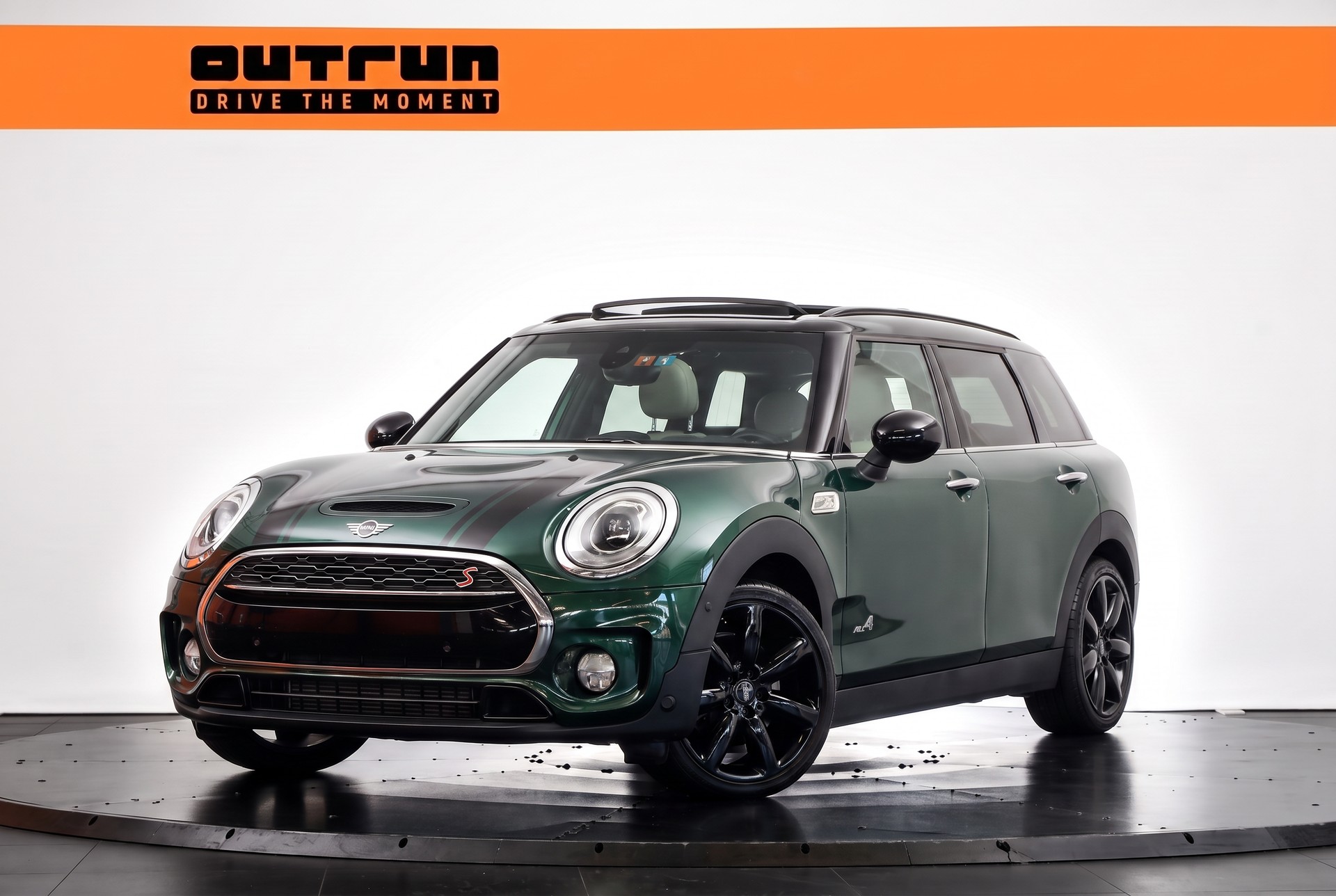 MINI Clubman Cooper S ALL4 Steptronic • Toit panoramique • Head-up Display • Harman Kardon-image-0