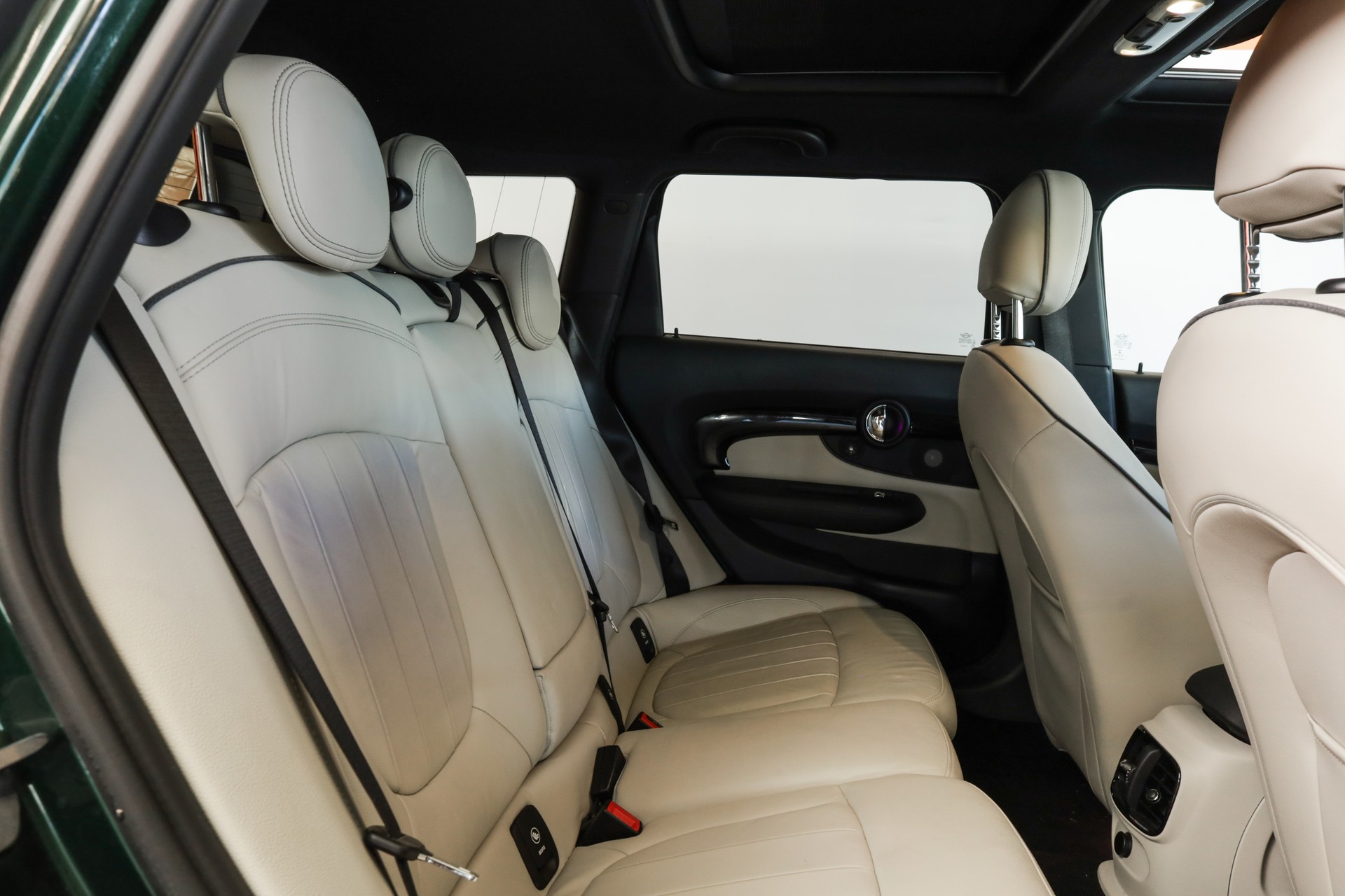 MINI Clubman Cooper S ALL4 Steptronic • Toit panoramique • Head-up Display • Harman Kardon-image-10
