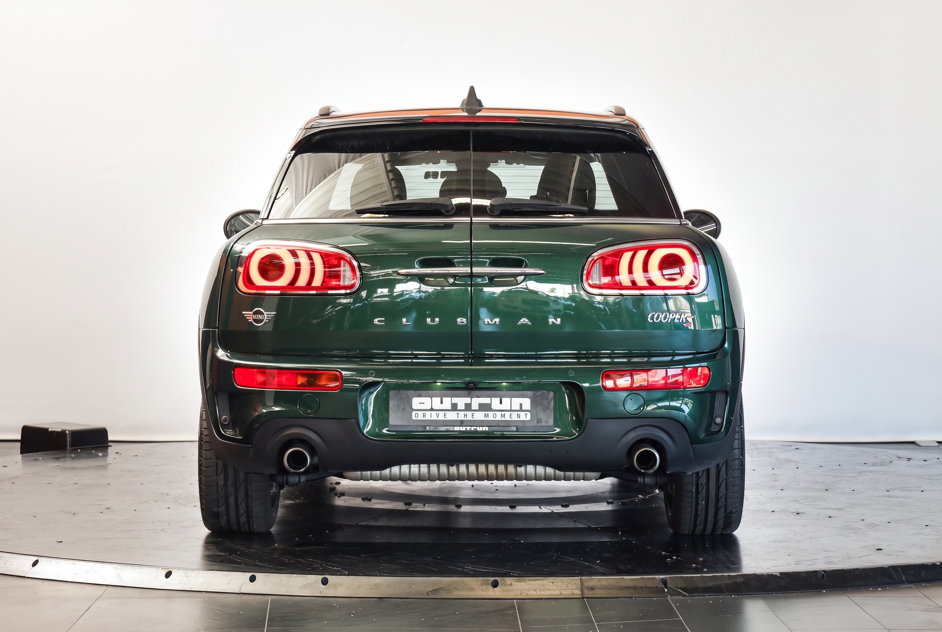 MINI Clubman Cooper S ALL4 Steptronic • Toit panoramique • Head-up Display • Harman Kardon-image-2