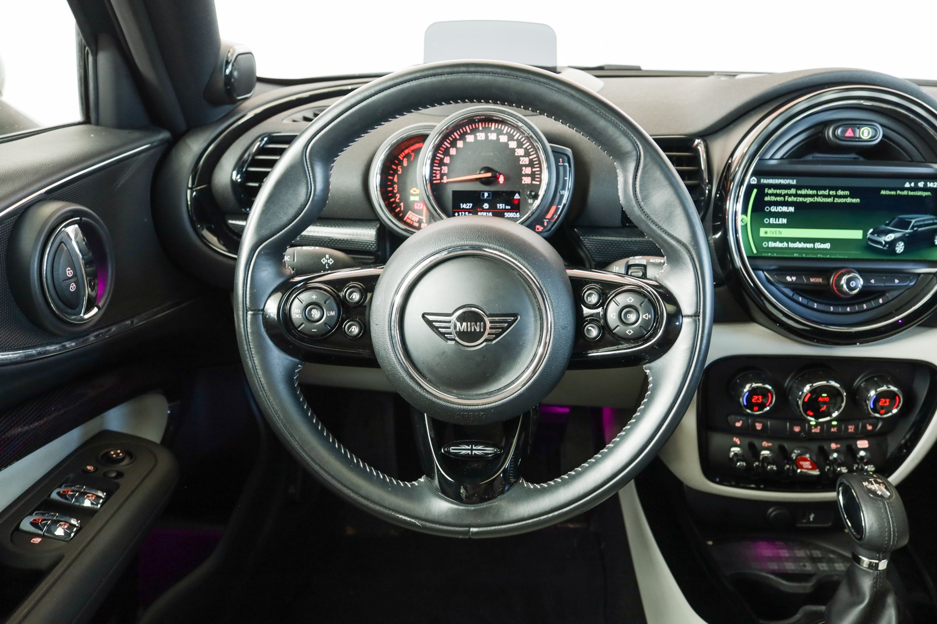 MINI Clubman Cooper S ALL4 Steptronic • Toit panoramique • Head-up Display • Harman Kardon-image-13