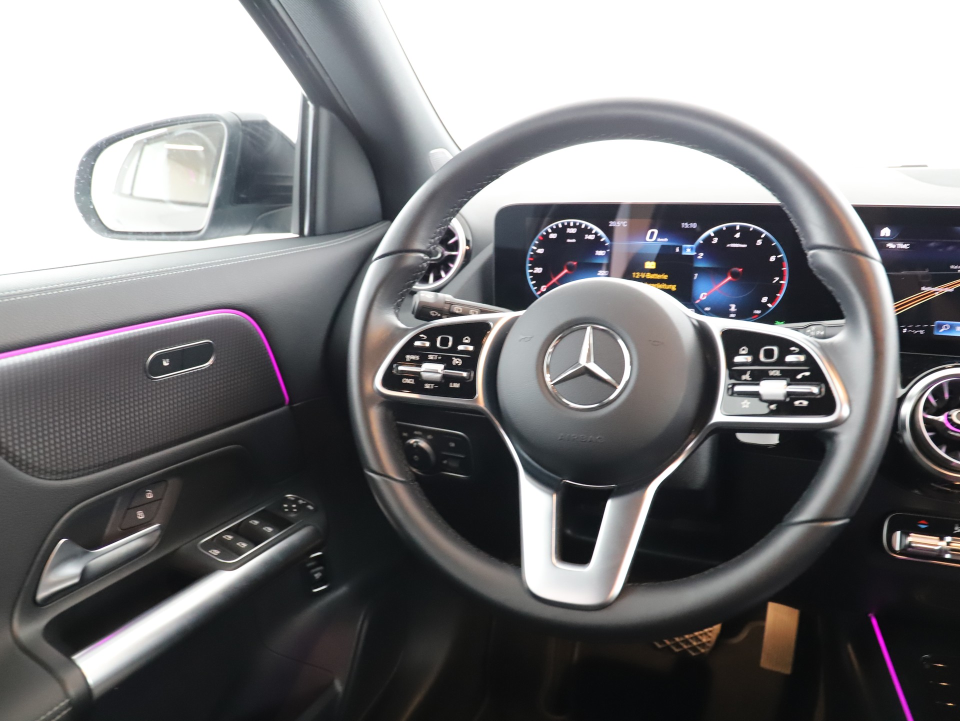 MERCEDES-BENZ GLA 200 Progressive-image-10
