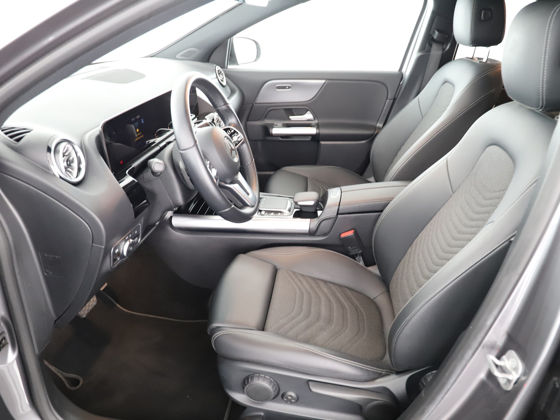 MERCEDES-BENZ GLA 200 Progressive-image-7