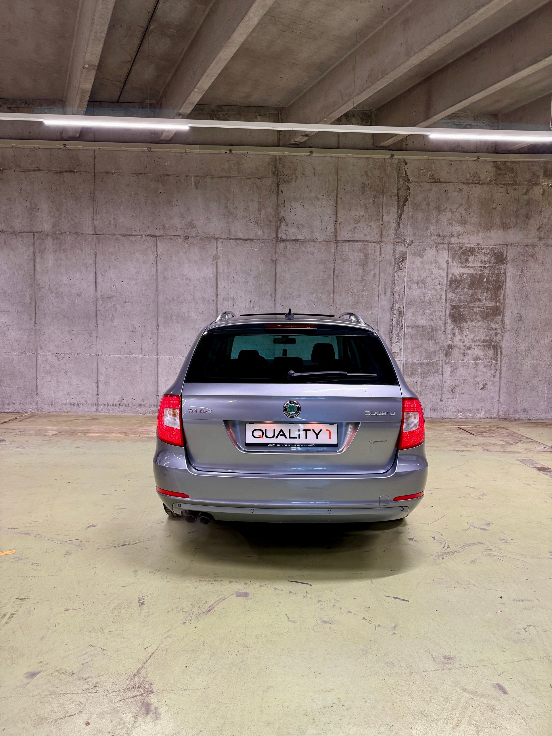 SKODA Superb Combi 2.0 TDi Elegance 4x4 DSG-image-5