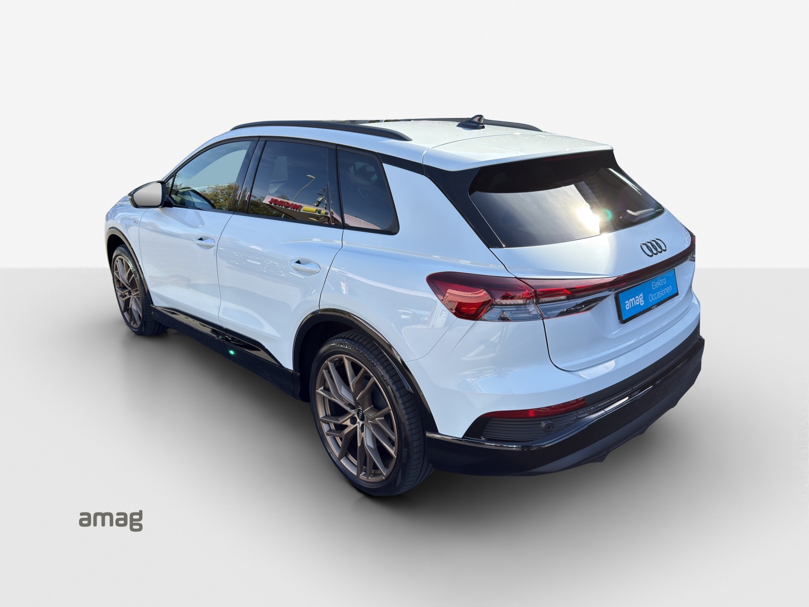 AUDI Q4 e-tron 55 quattro-image-2