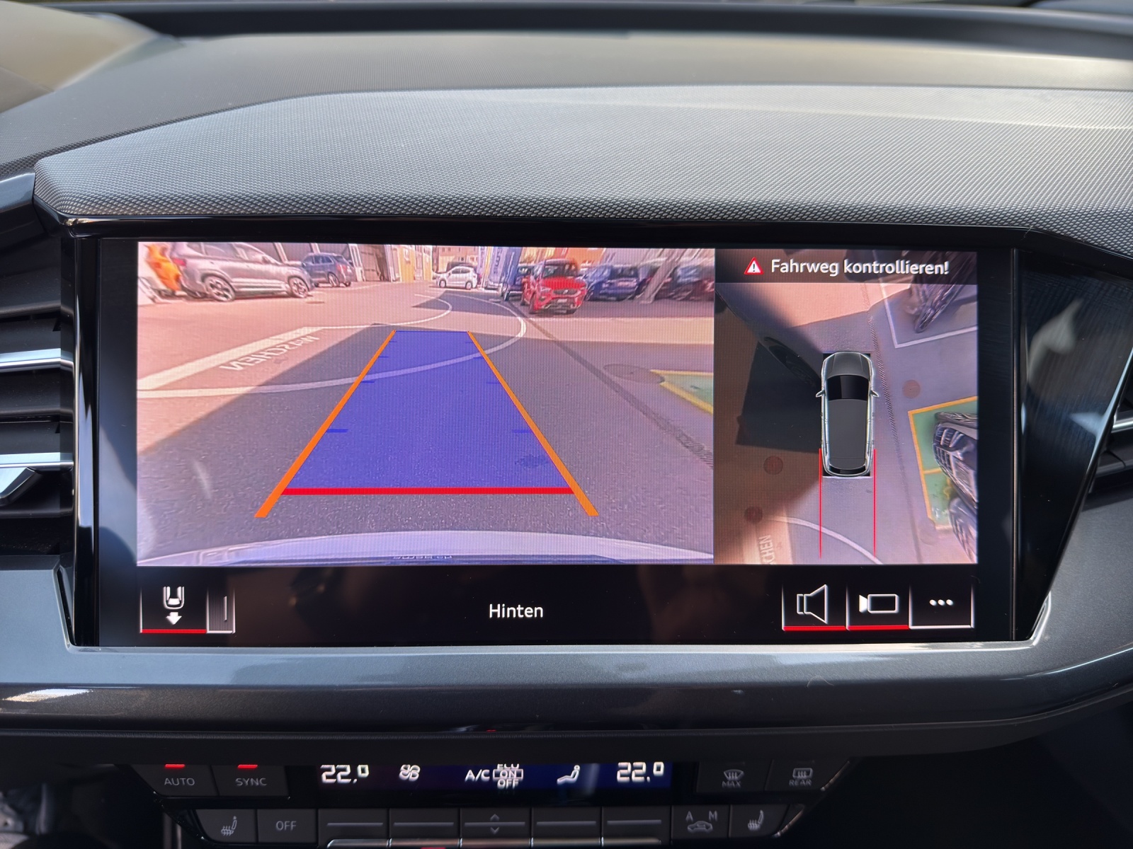 AUDI Q4 e-tron 55 quattro-image-15