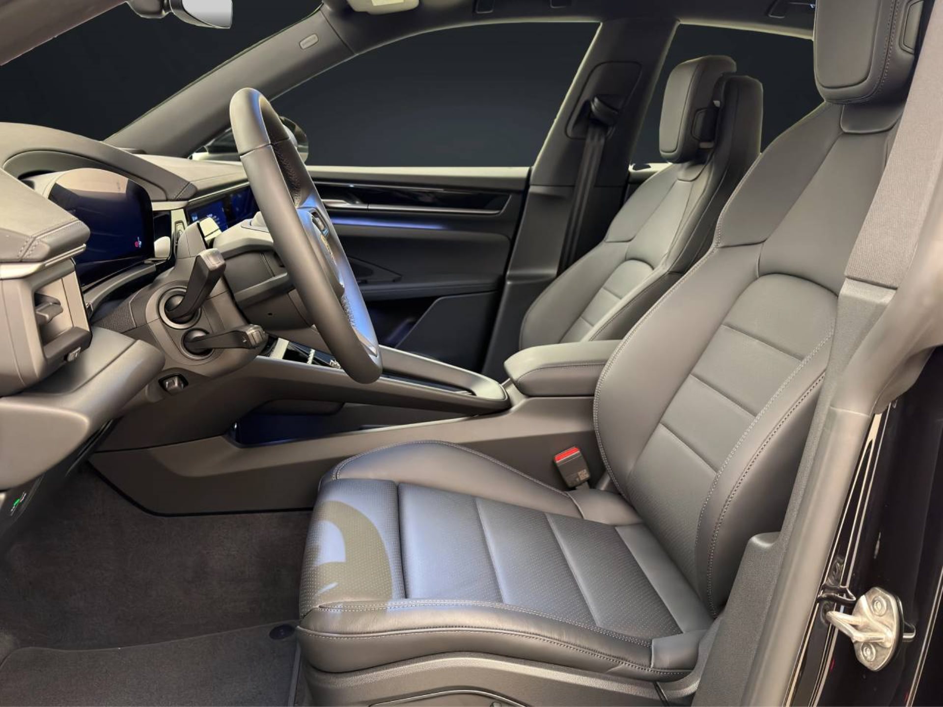 PORSCHE Macan 4-image-4