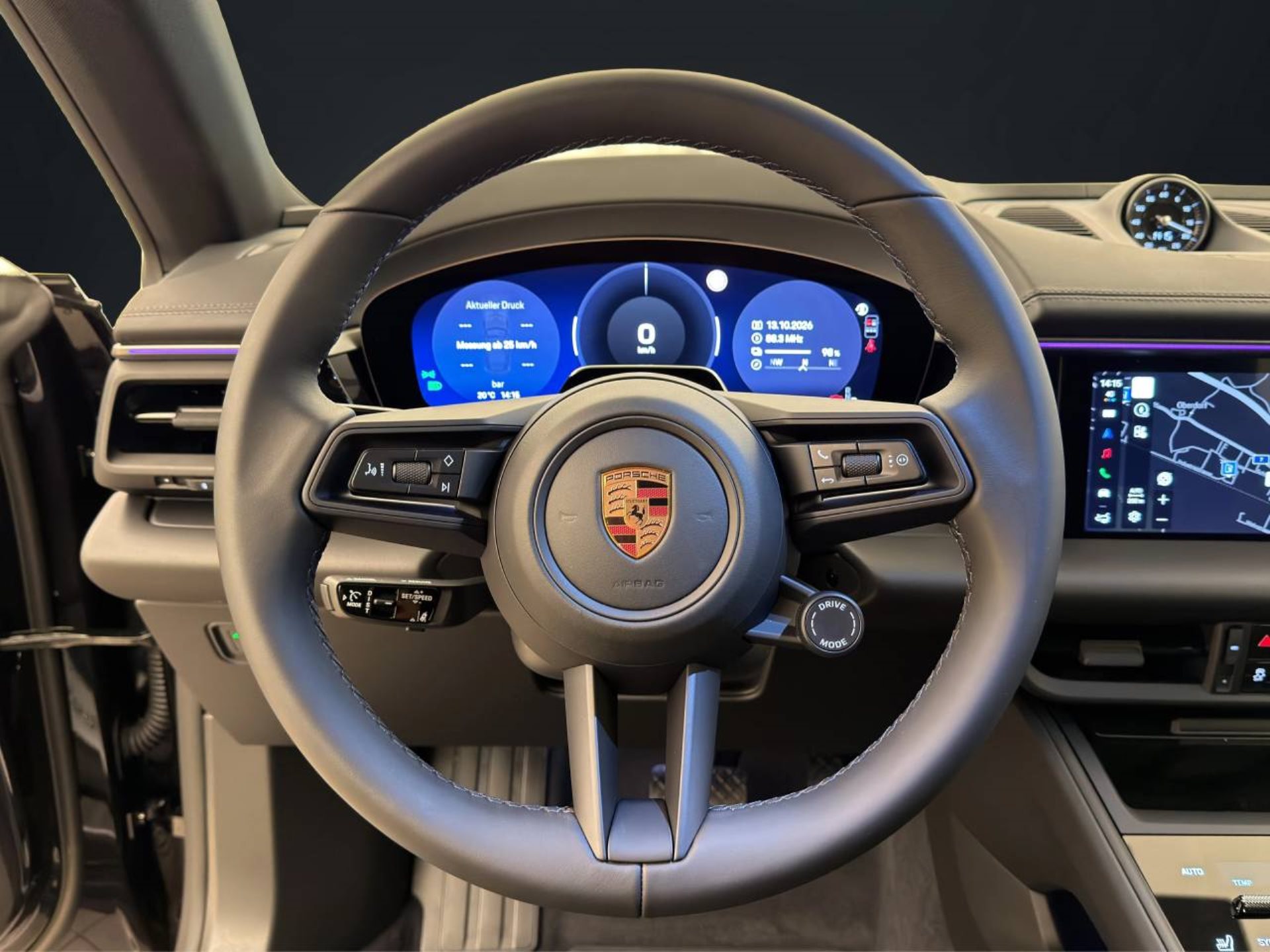 PORSCHE Macan 4-image-13