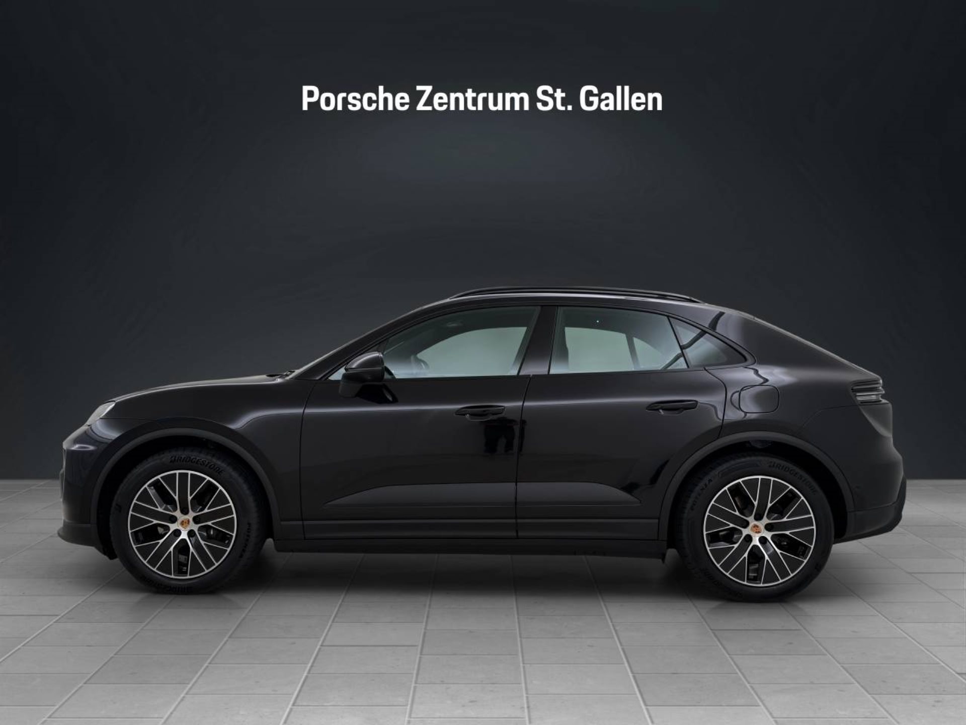 PORSCHE Macan 4-image-1