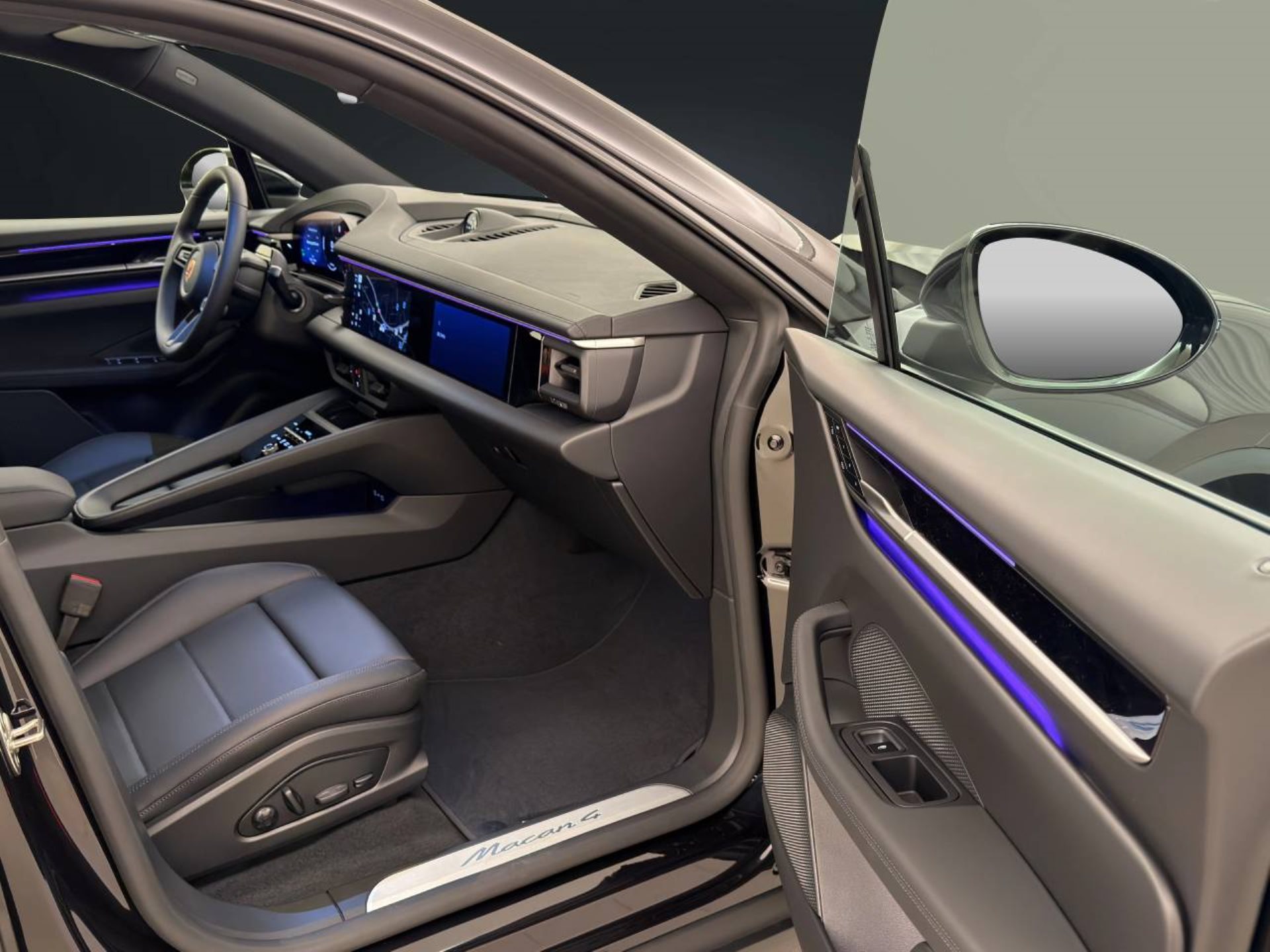 PORSCHE Macan 4-image-18