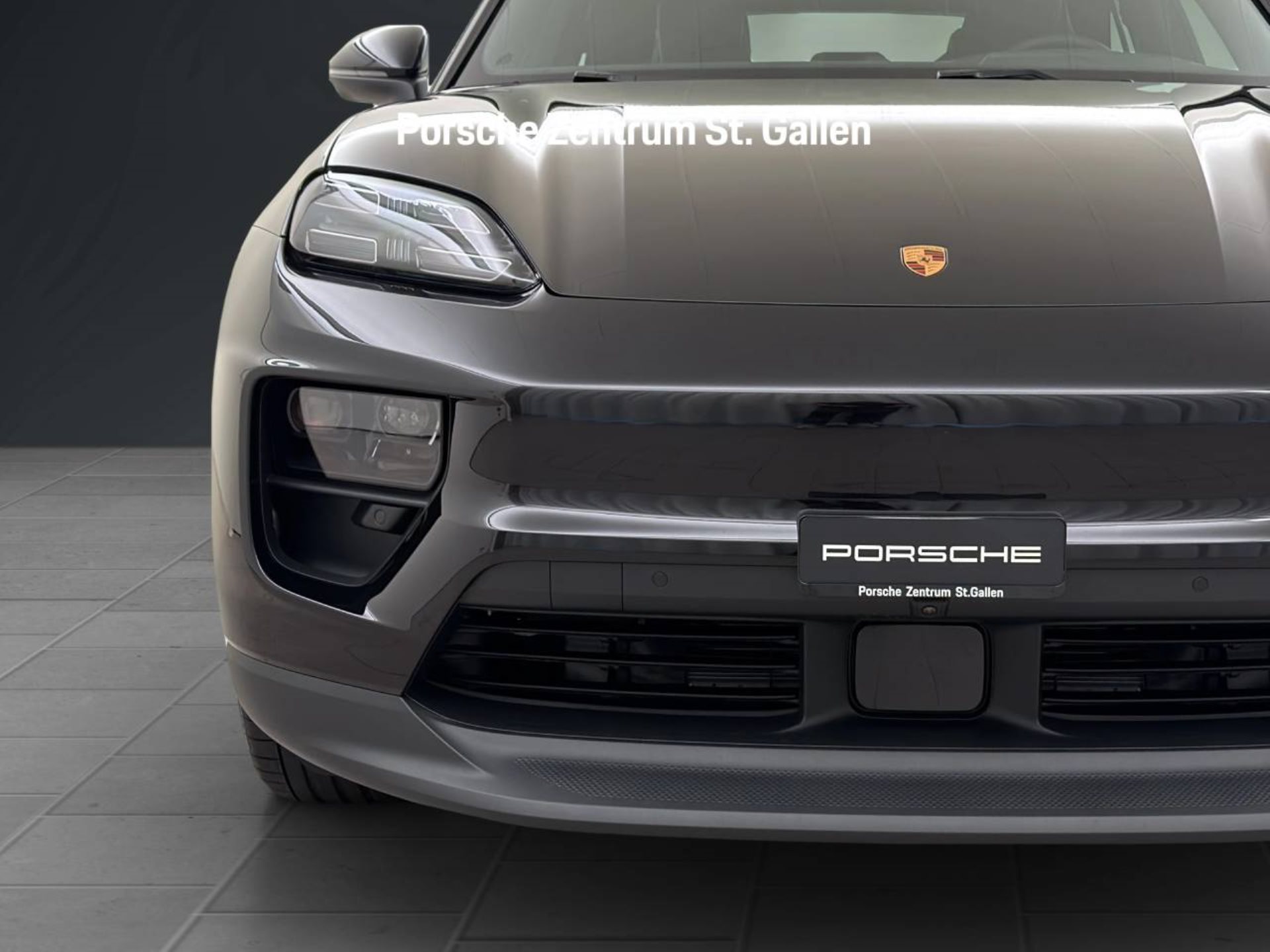 PORSCHE Macan 4-image-8