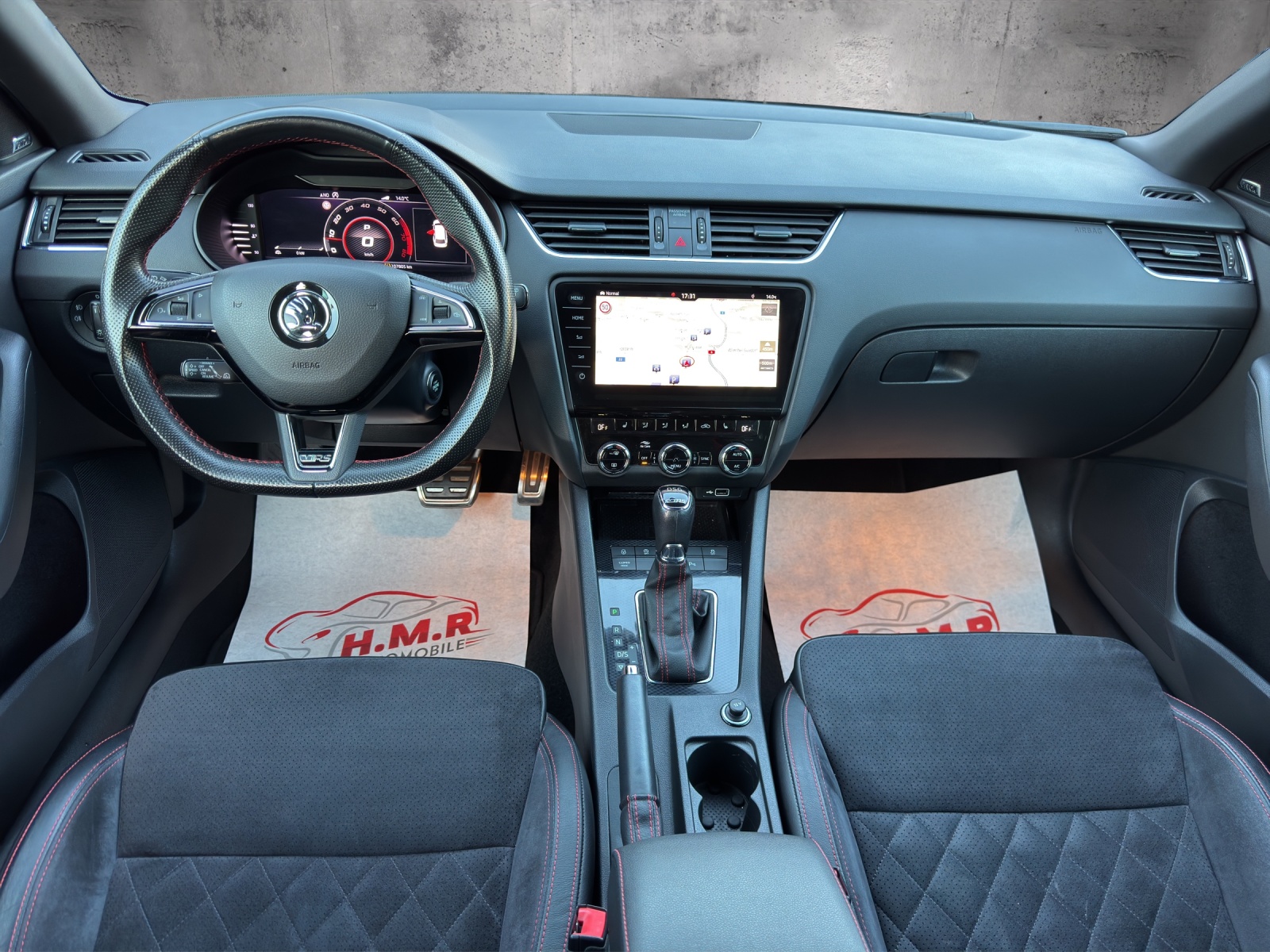 SKODA Octavia Combi 2.0 TSI RS DSG-image-9