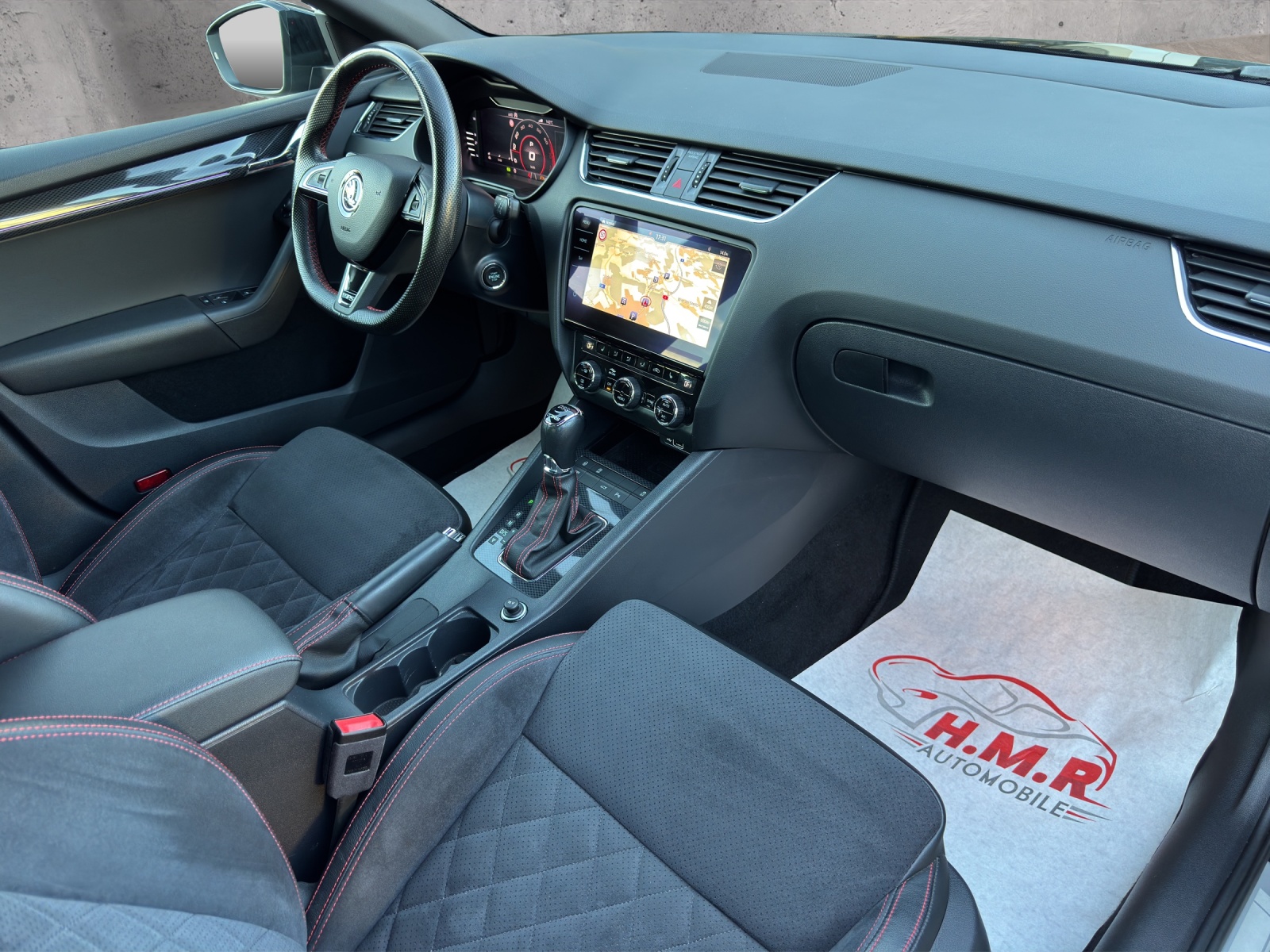 SKODA Octavia Combi 2.0 TSI RS DSG-image-10