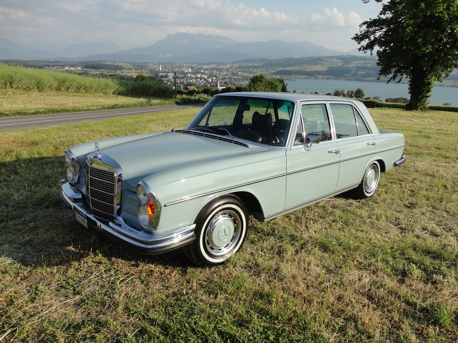 MERCEDES-BENZ 280 SE-image-2