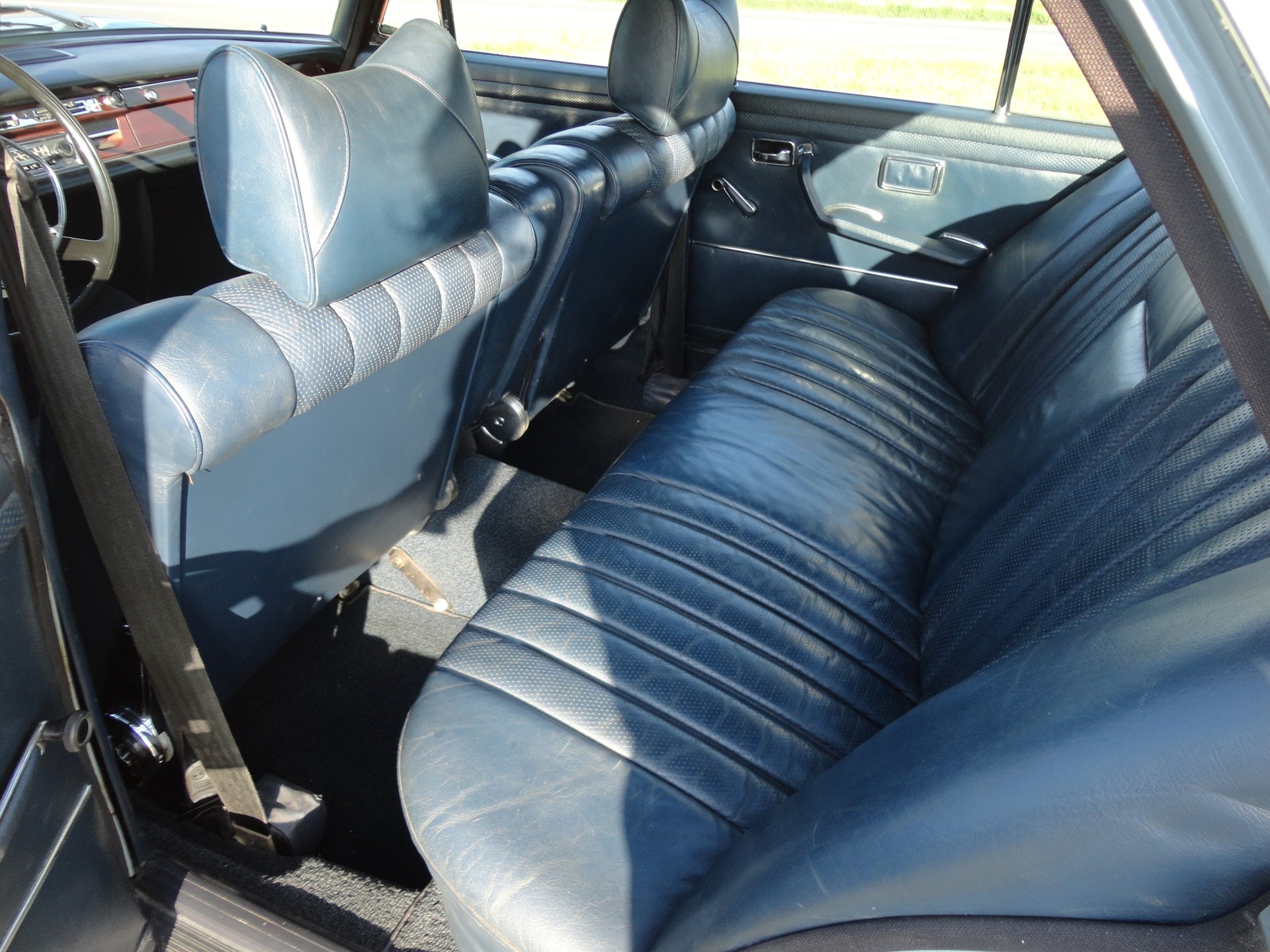 MERCEDES-BENZ 280 SE-image-7
