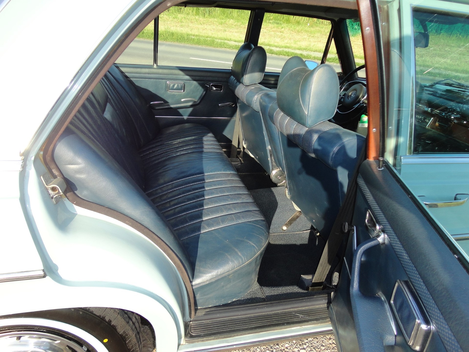 MERCEDES-BENZ 280 SE-image-9