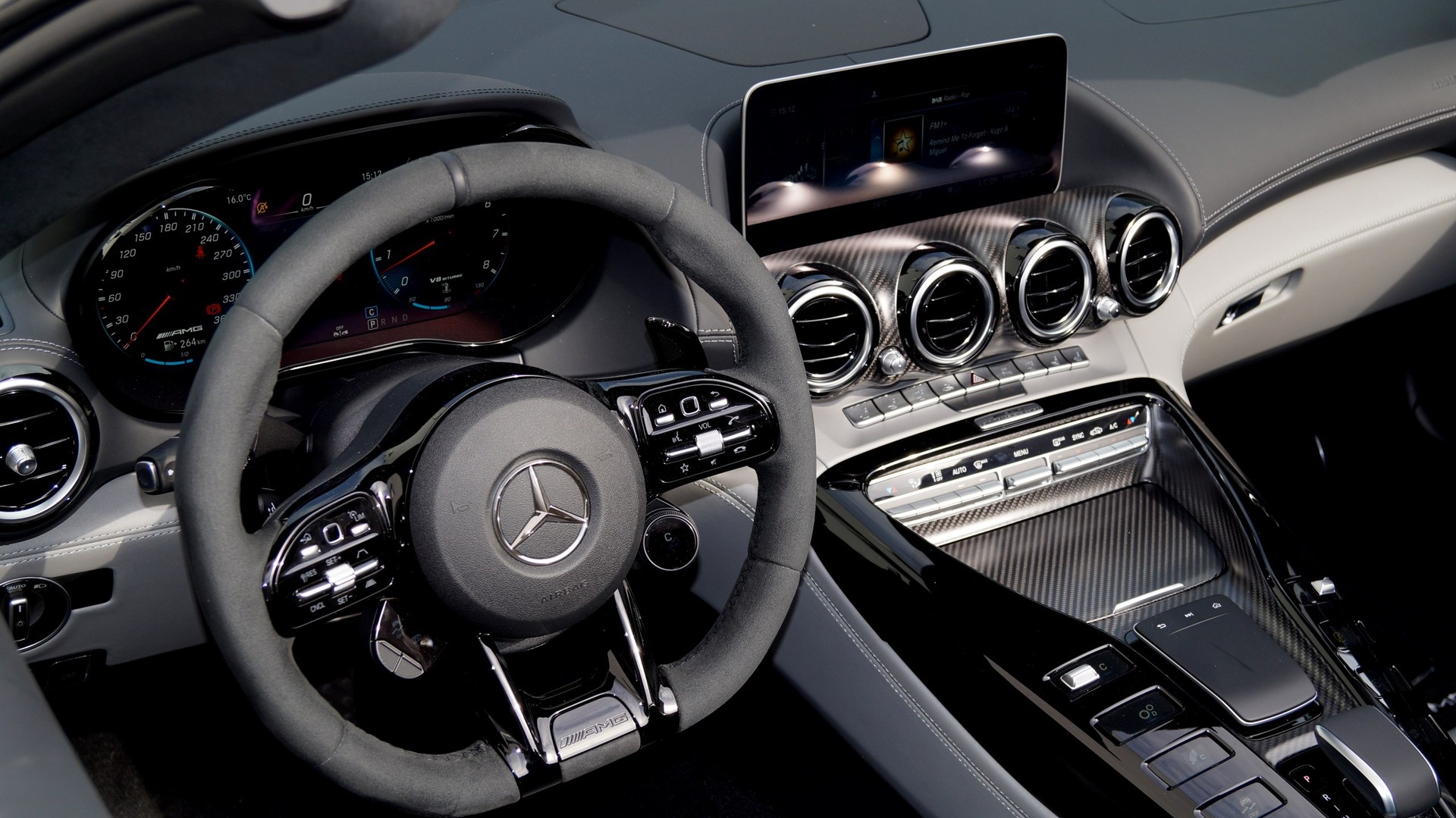 MERCEDES-BENZ AMG GT R Roadster Speedshift DCT-image-16