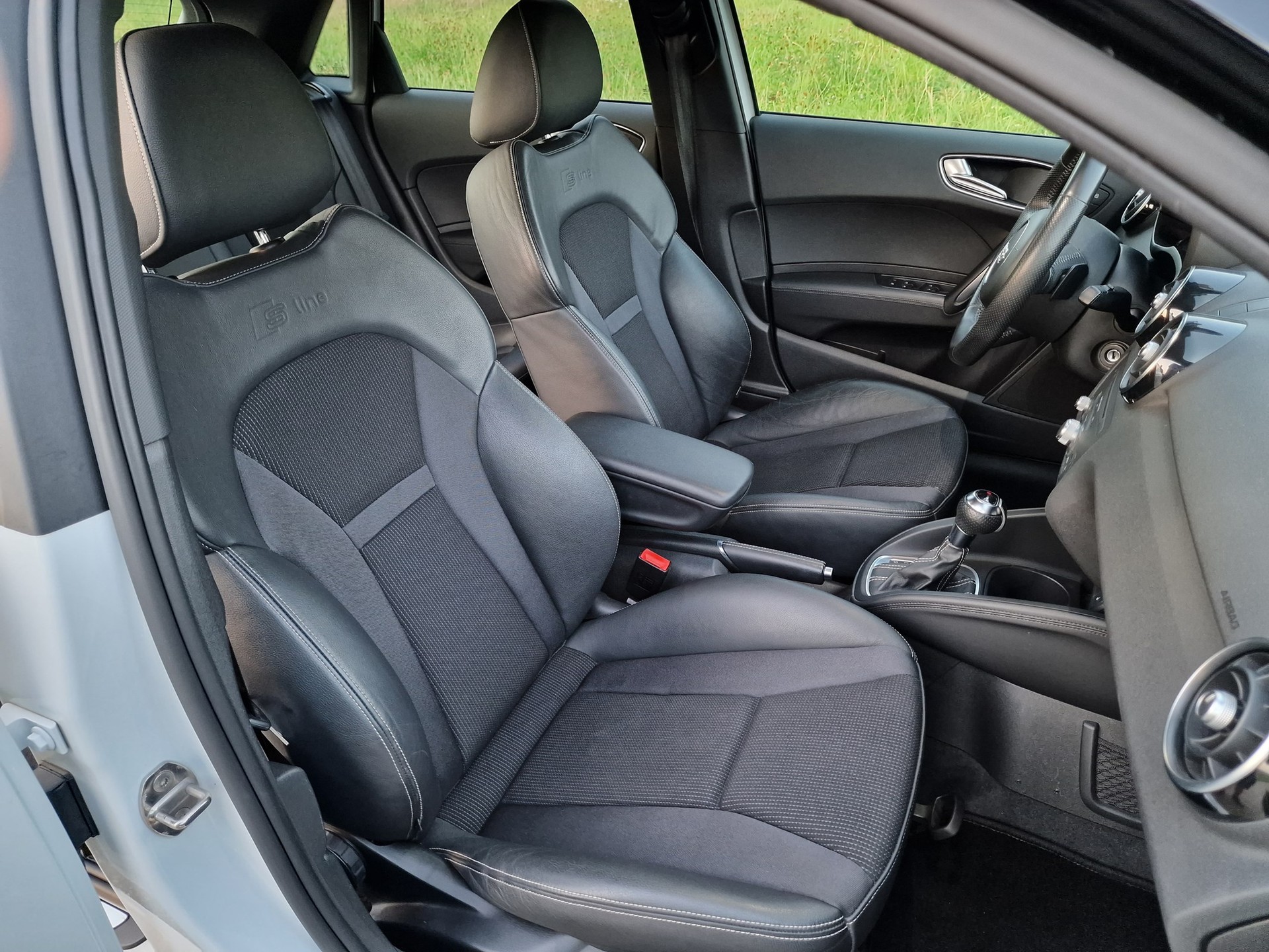 AUDI A1 Sportback Sport 1.4 TFSI Ambition S-tronic-image-10