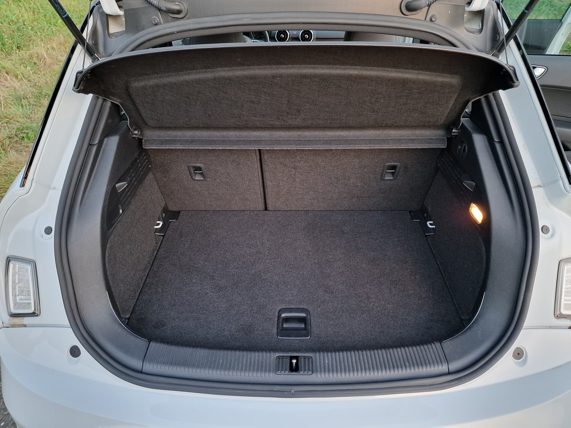 AUDI A1 Sportback Sport 1.4 TFSI Ambition S-tronic-image-12