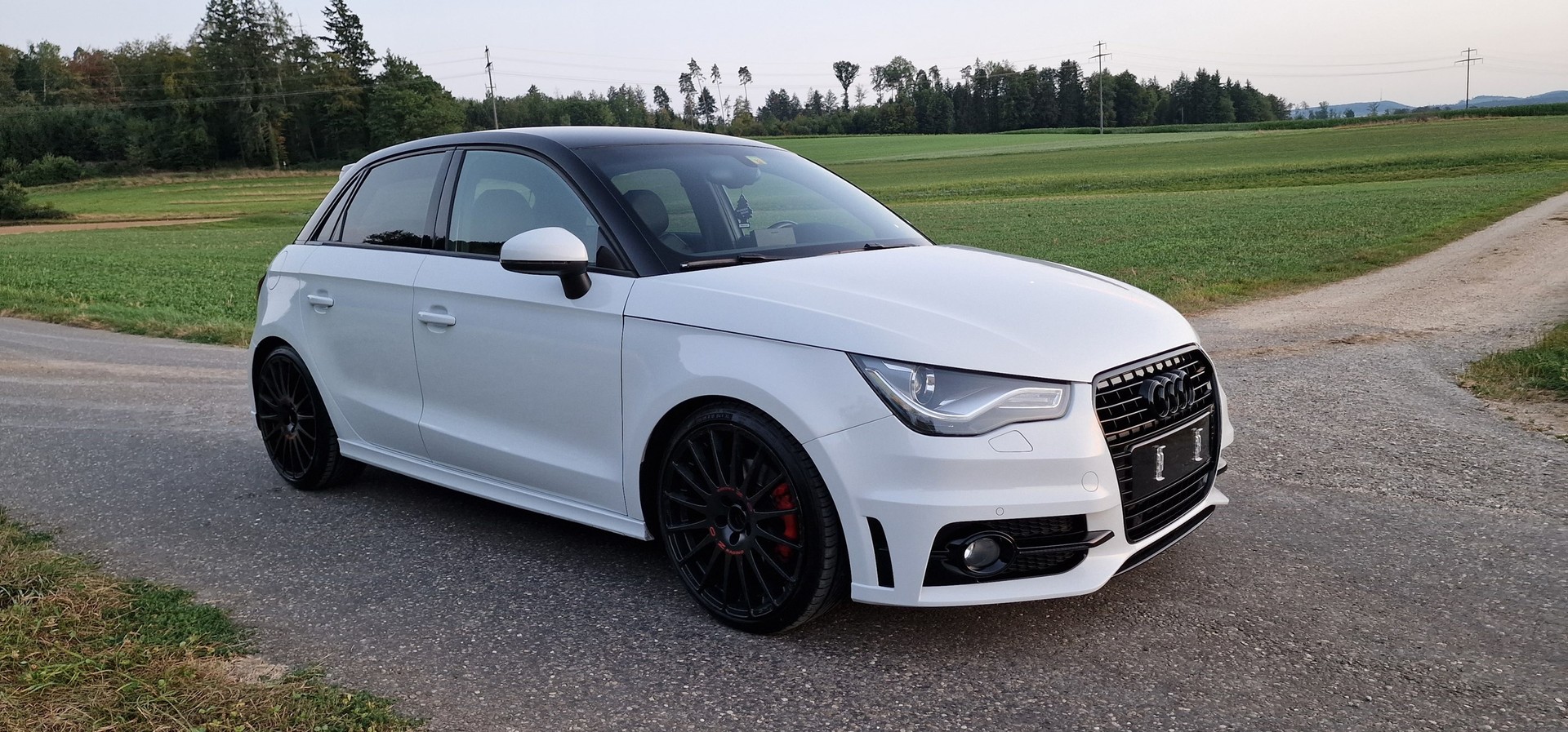 AUDI A1 Sportback Sport 1.4 TFSI Ambition S-tronic-image-2
