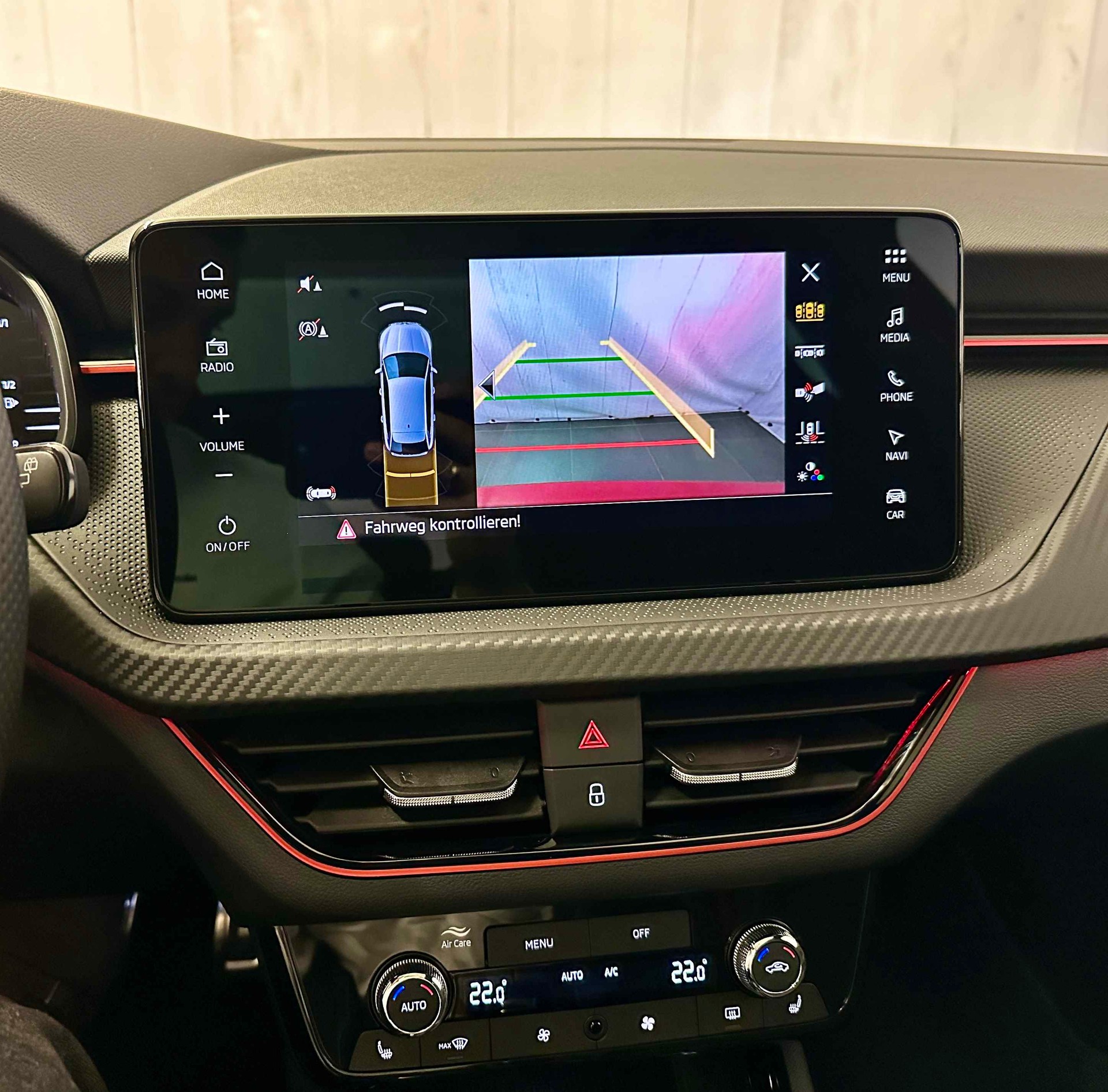 SKODA Scala 1.0 TSI Monte Carlo DSG-image-13