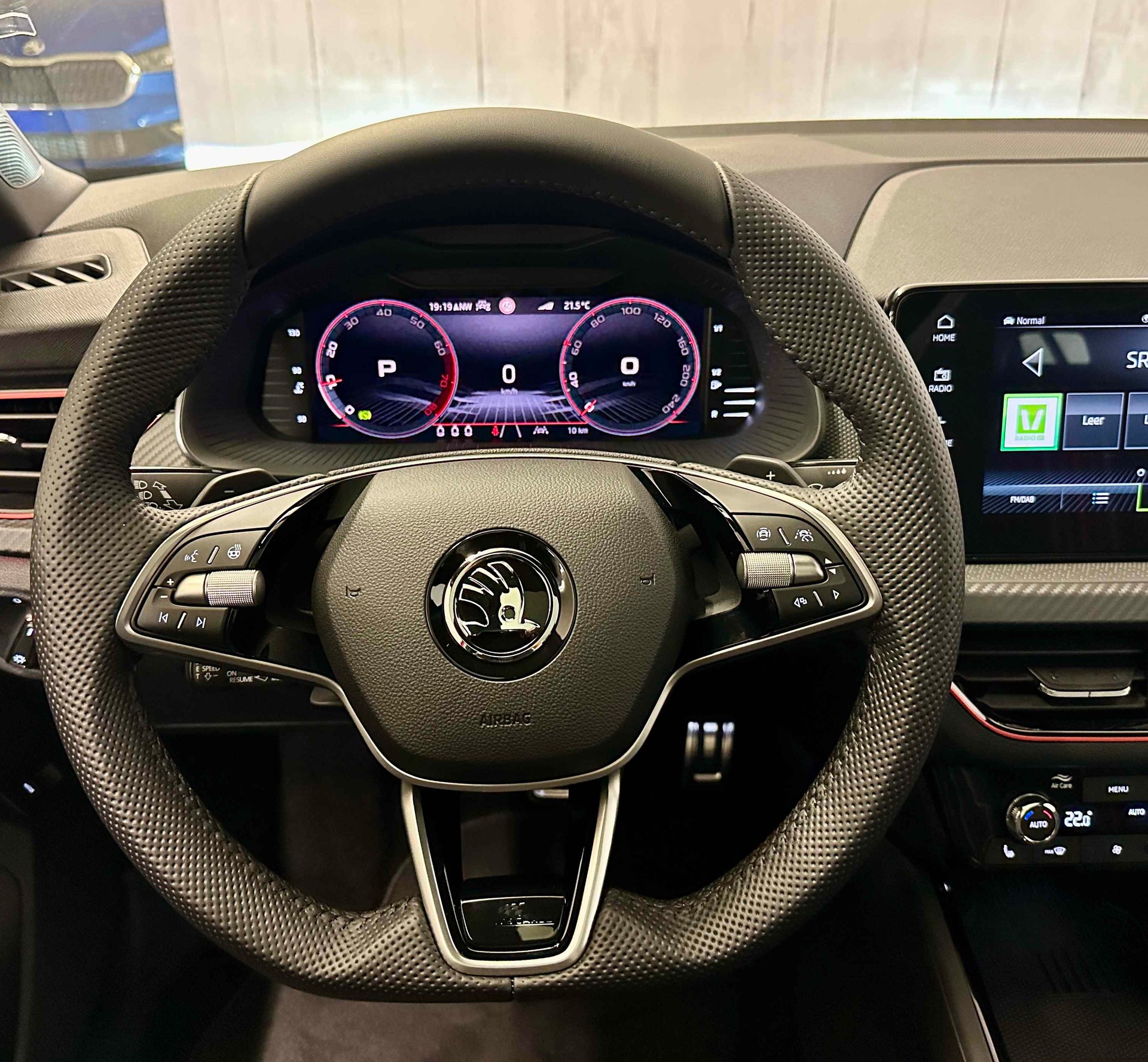 SKODA Scala 1.0 TSI Monte Carlo DSG-image-10