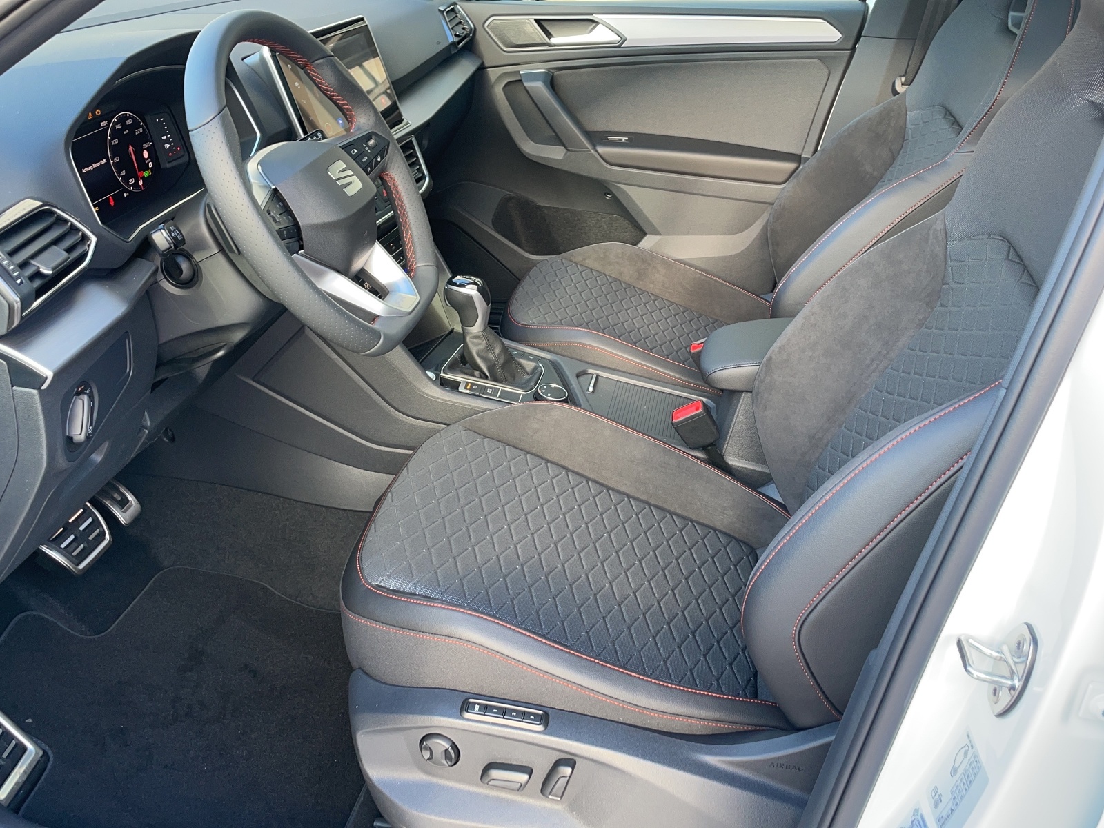 SEAT Tarraco 1.4 e-HYBRID DSG Move FR-image-5