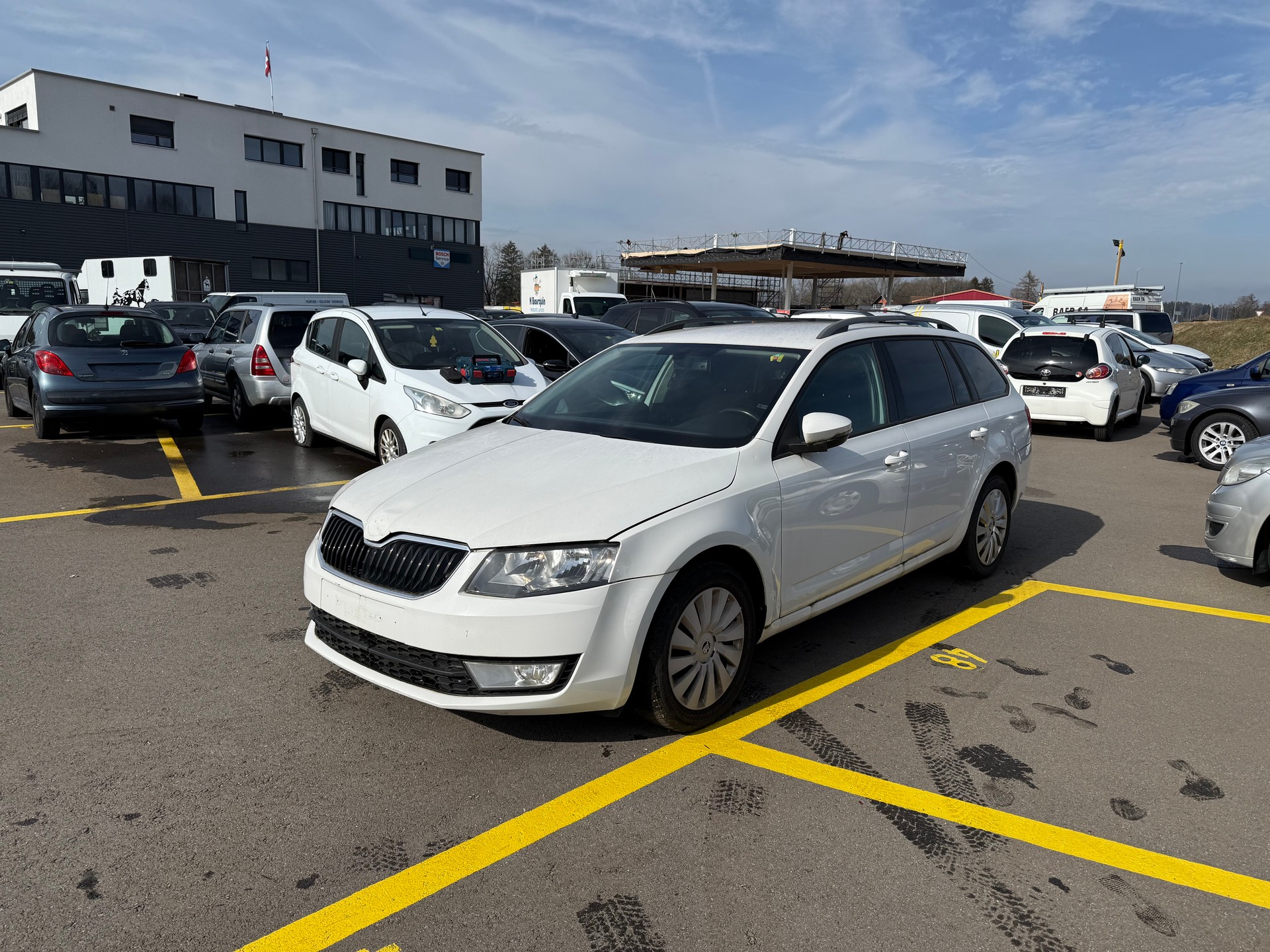 SKODA Octavia Combi 1.6 TDI Fresh DSG-image-0