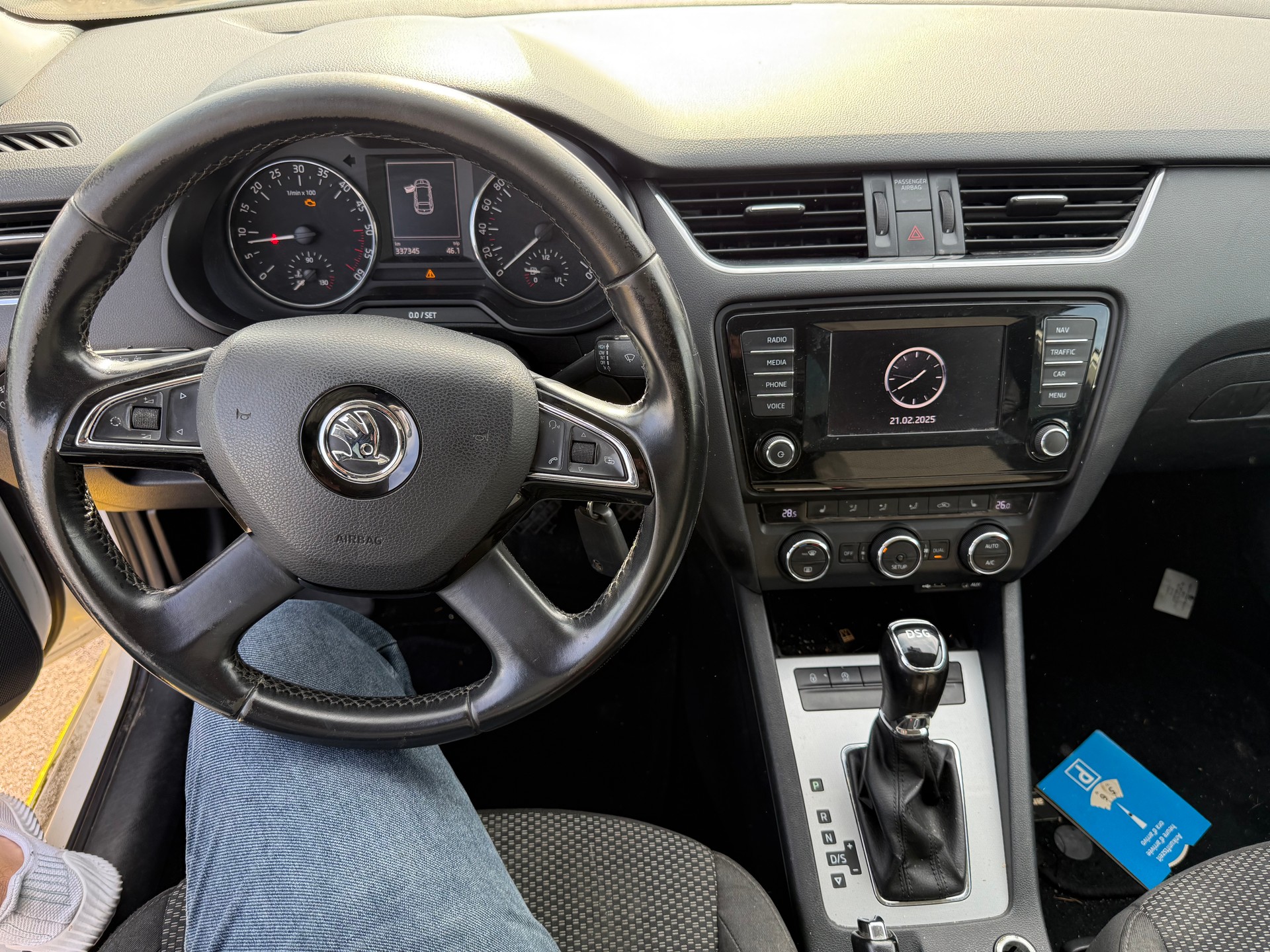 SKODA Octavia Combi 1.6 TDI Fresh DSG-image-8