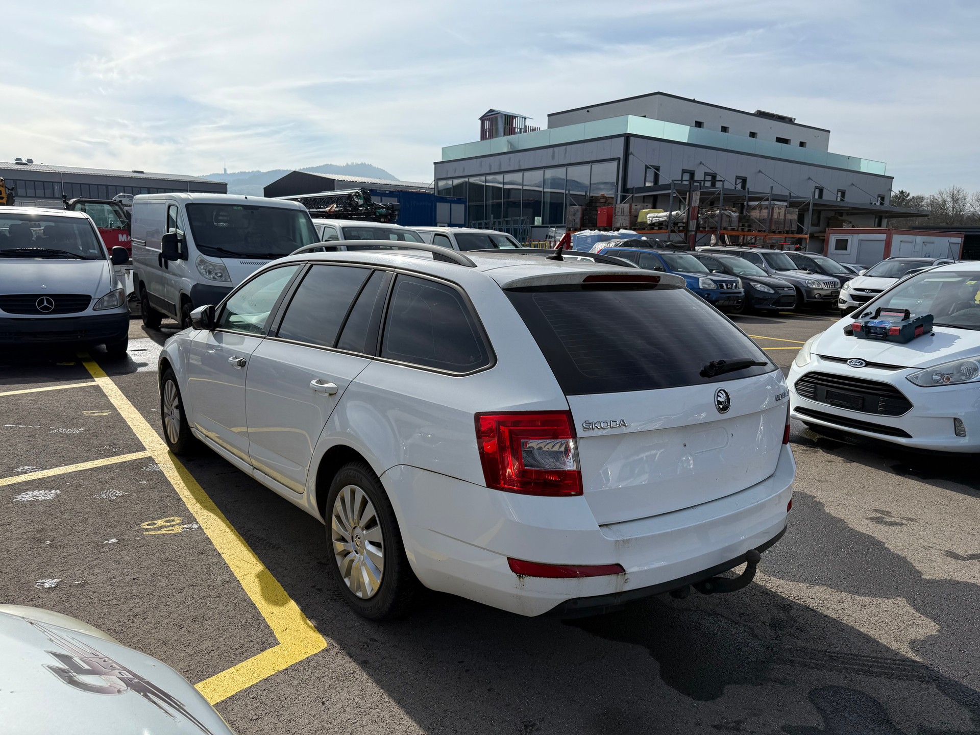 SKODA Octavia Combi 1.6 TDI Fresh DSG-image-5