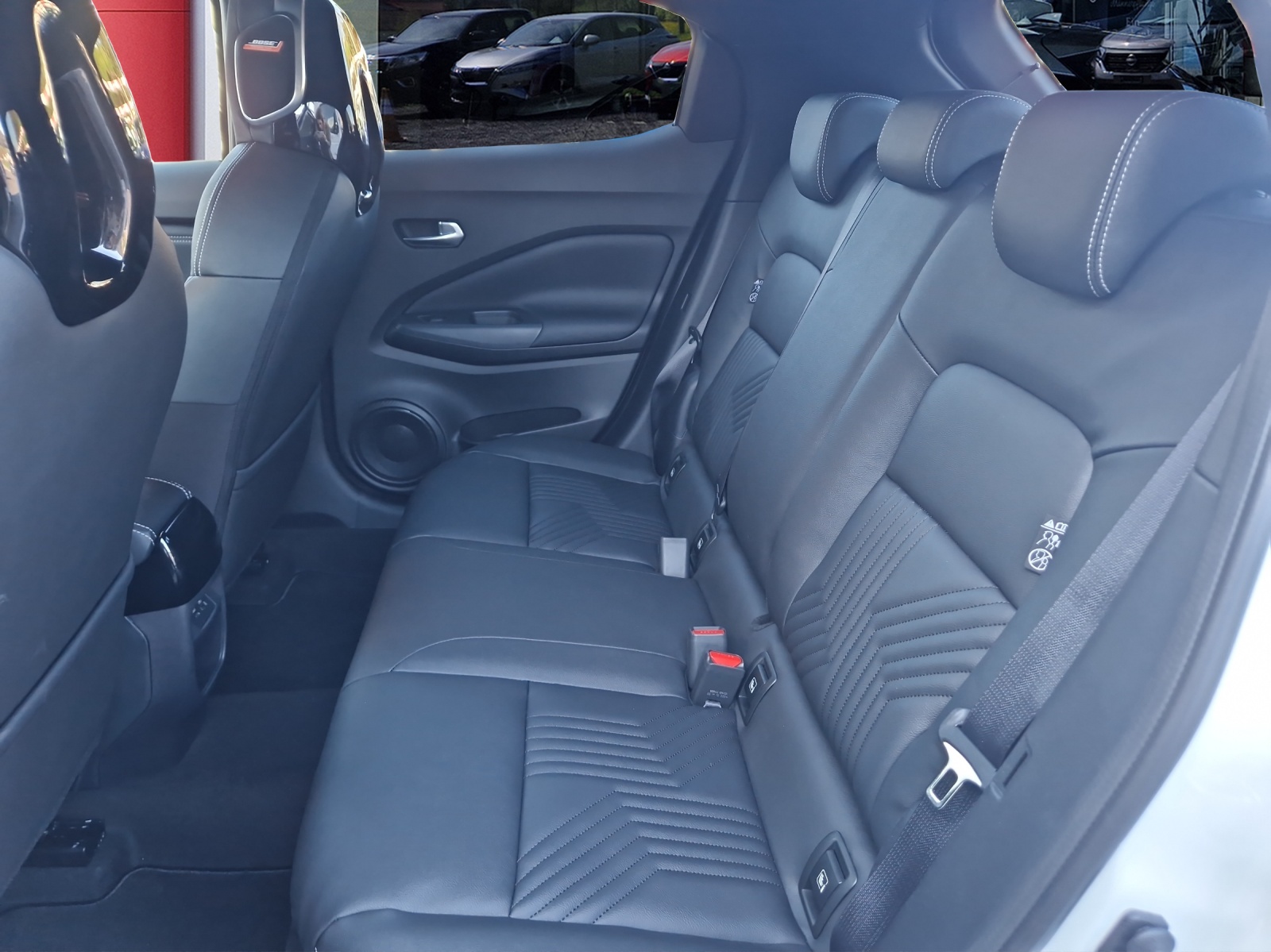 NISSAN Juke 1.6 FHEV Tekna-image-12