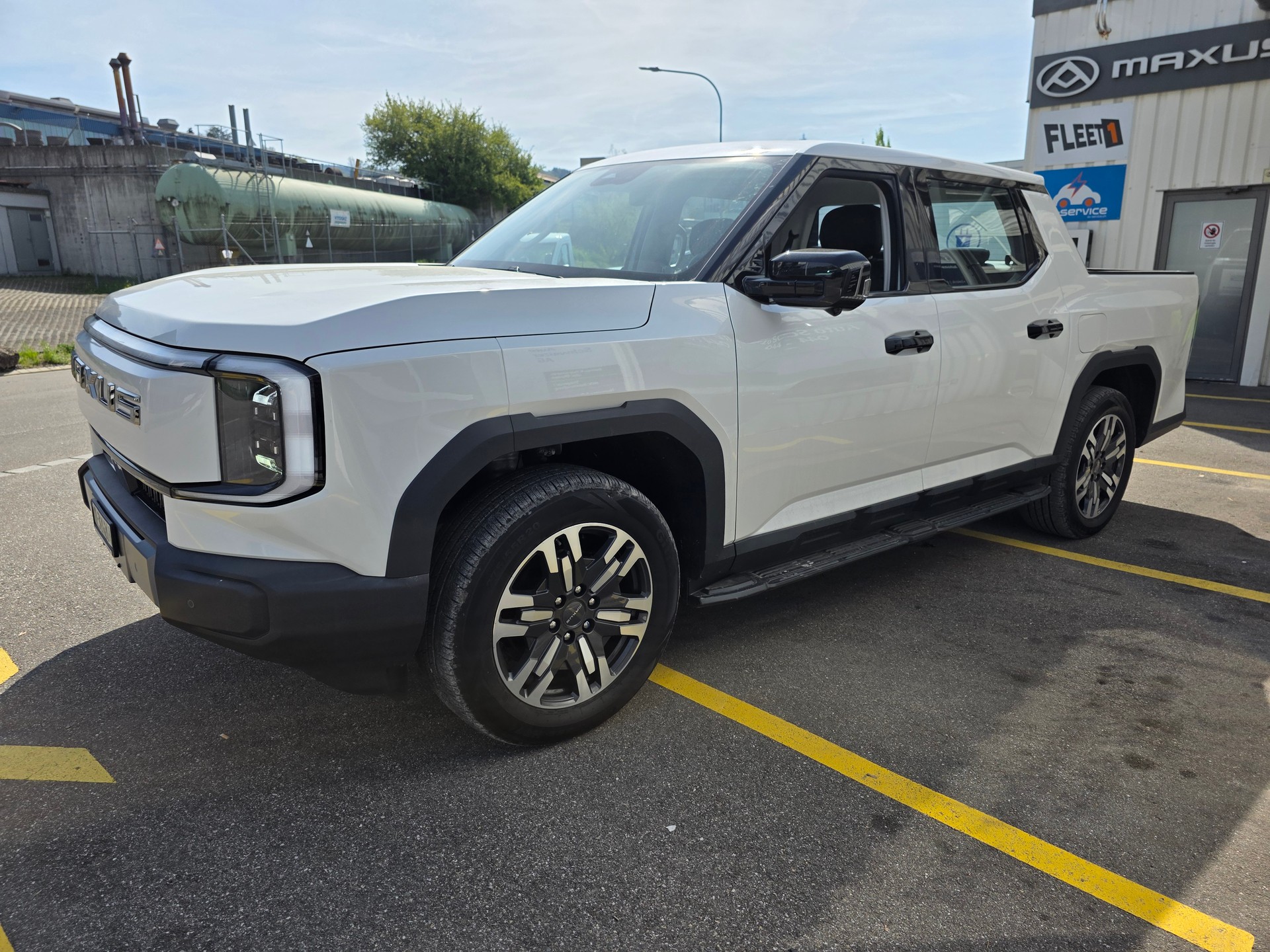 MAXUS eTerron 9 102kWh Luxury-image-3