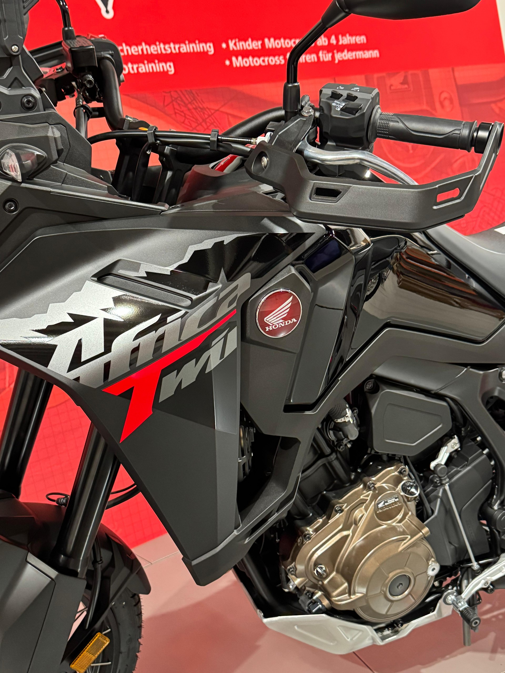 HONDA **CRF 1100 Africa Twin**-image-5