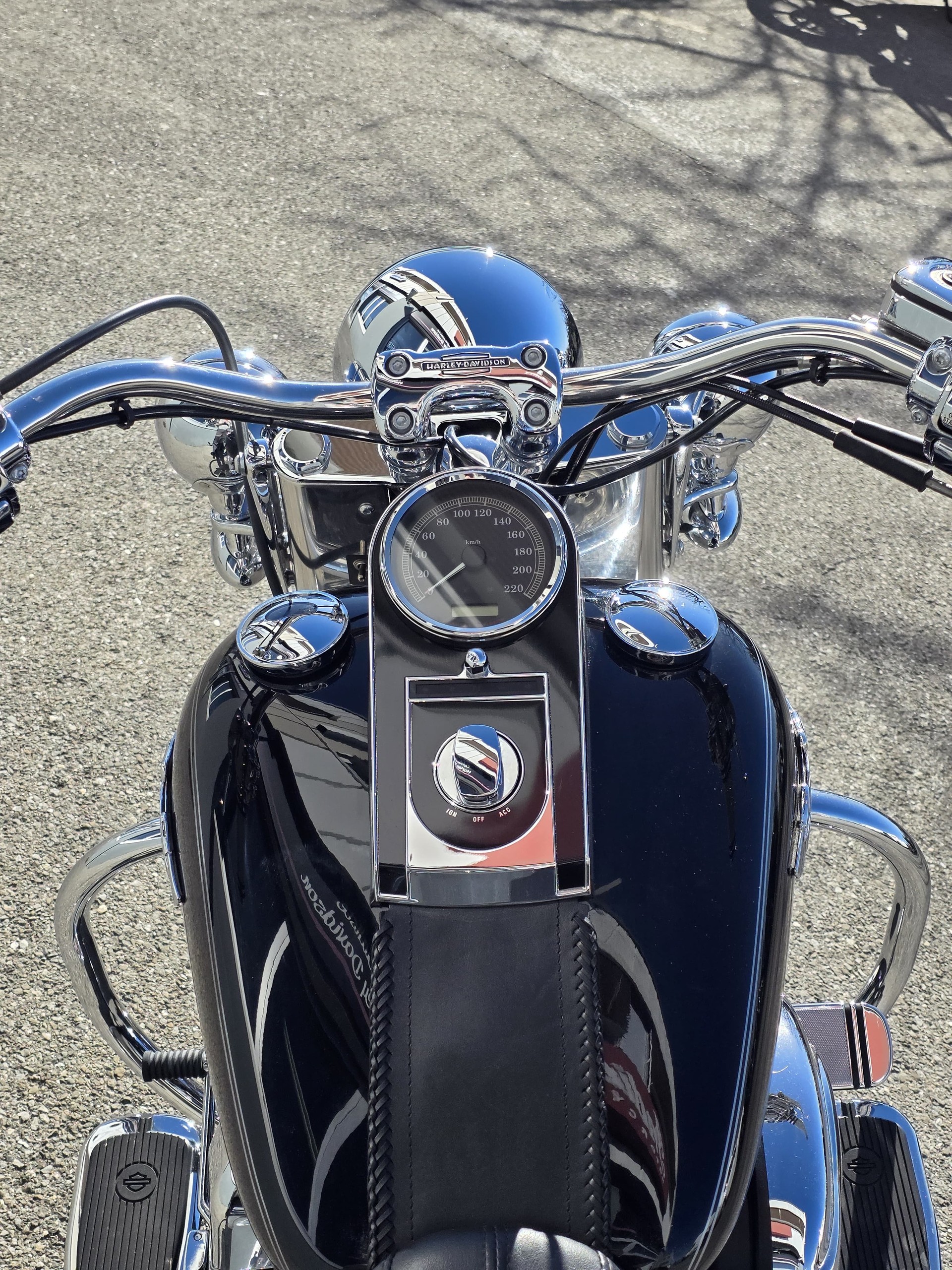 HARLEY-DAVIDSON FLSTN Softail Deluxe ABS-image-4