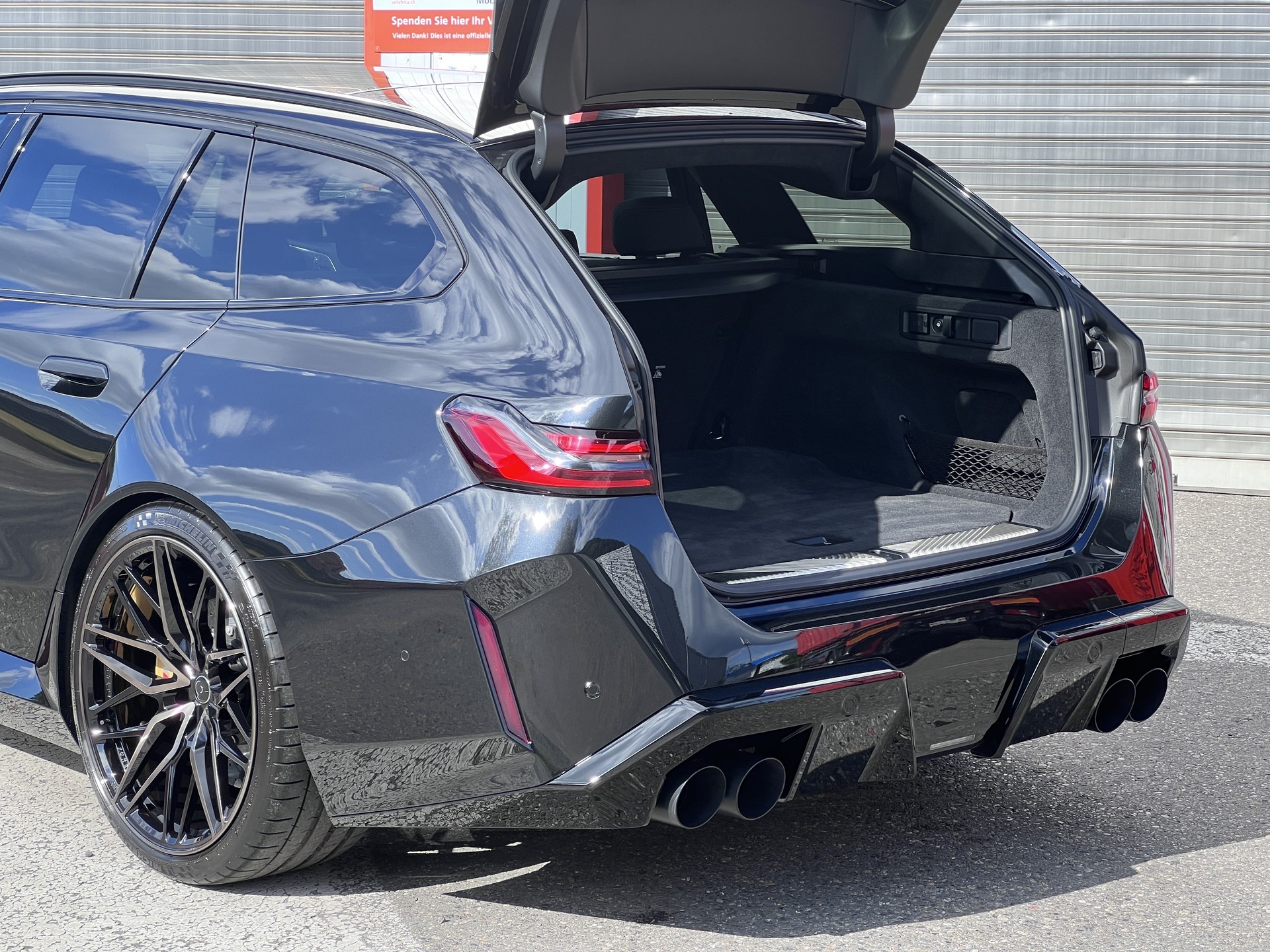 BMW M5 xDrive Touring-image-7