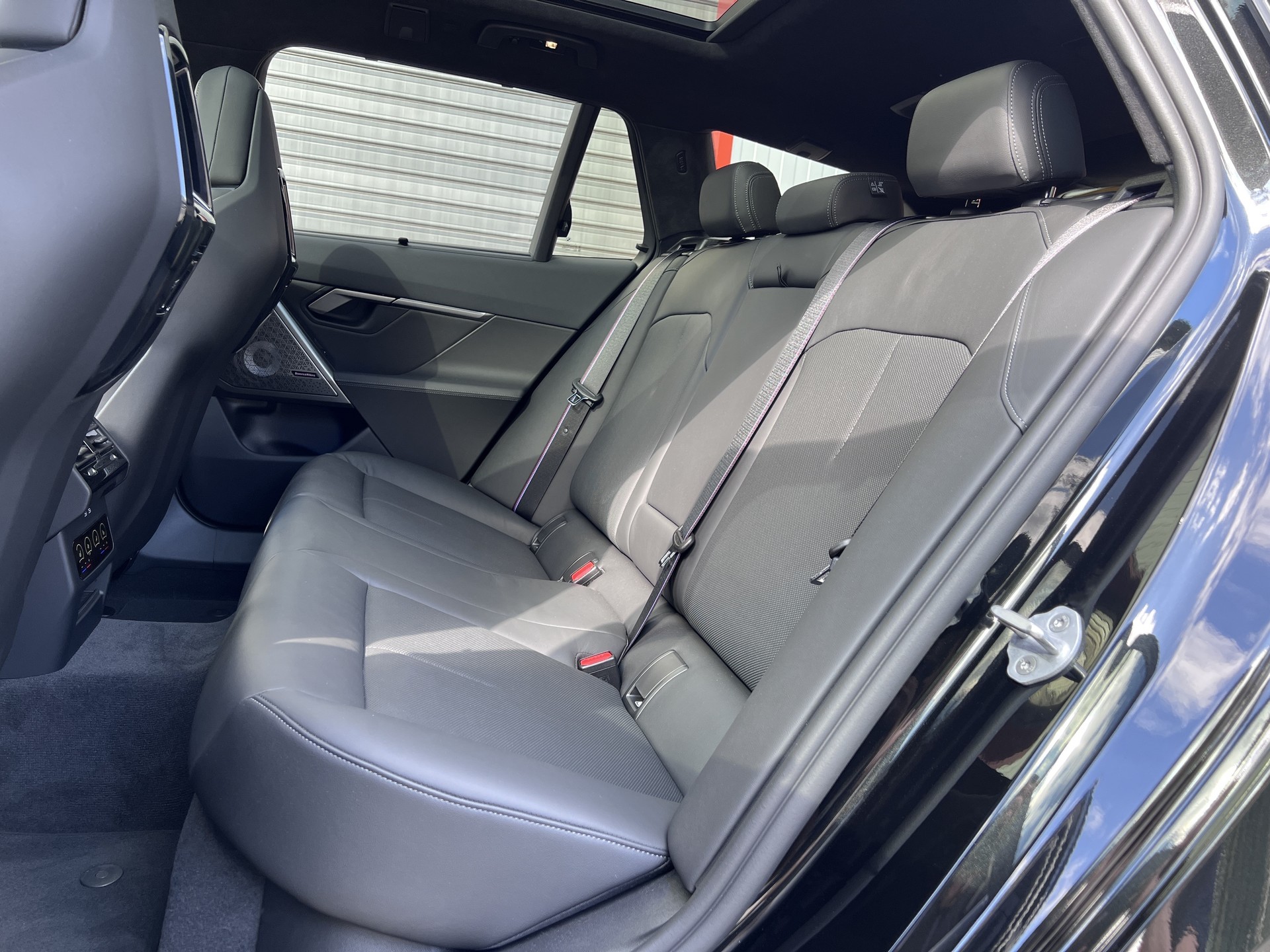 BMW M5 xDrive Touring-image-6