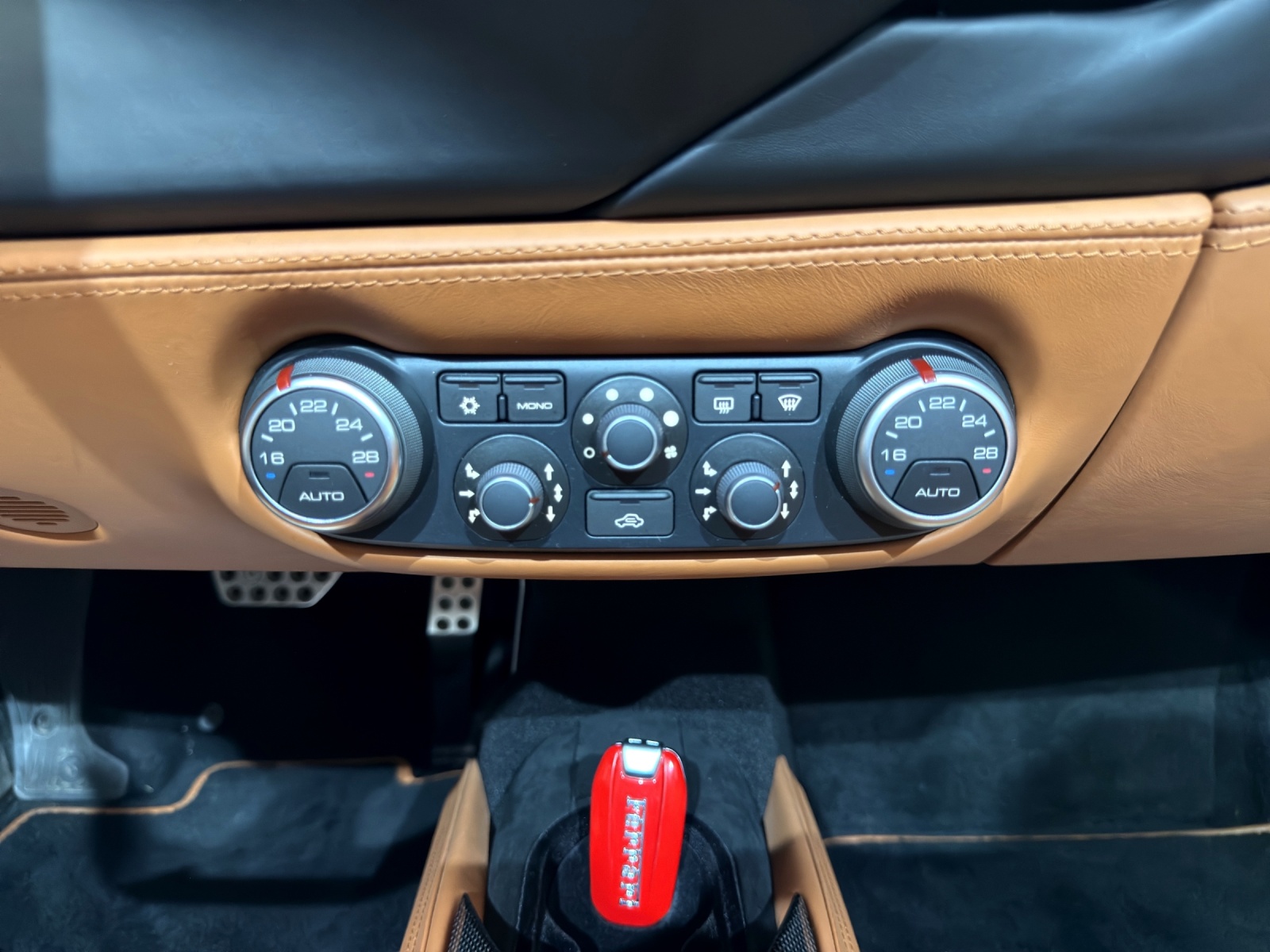 FERRARI 488 Spider 3.9 V8-image-12
