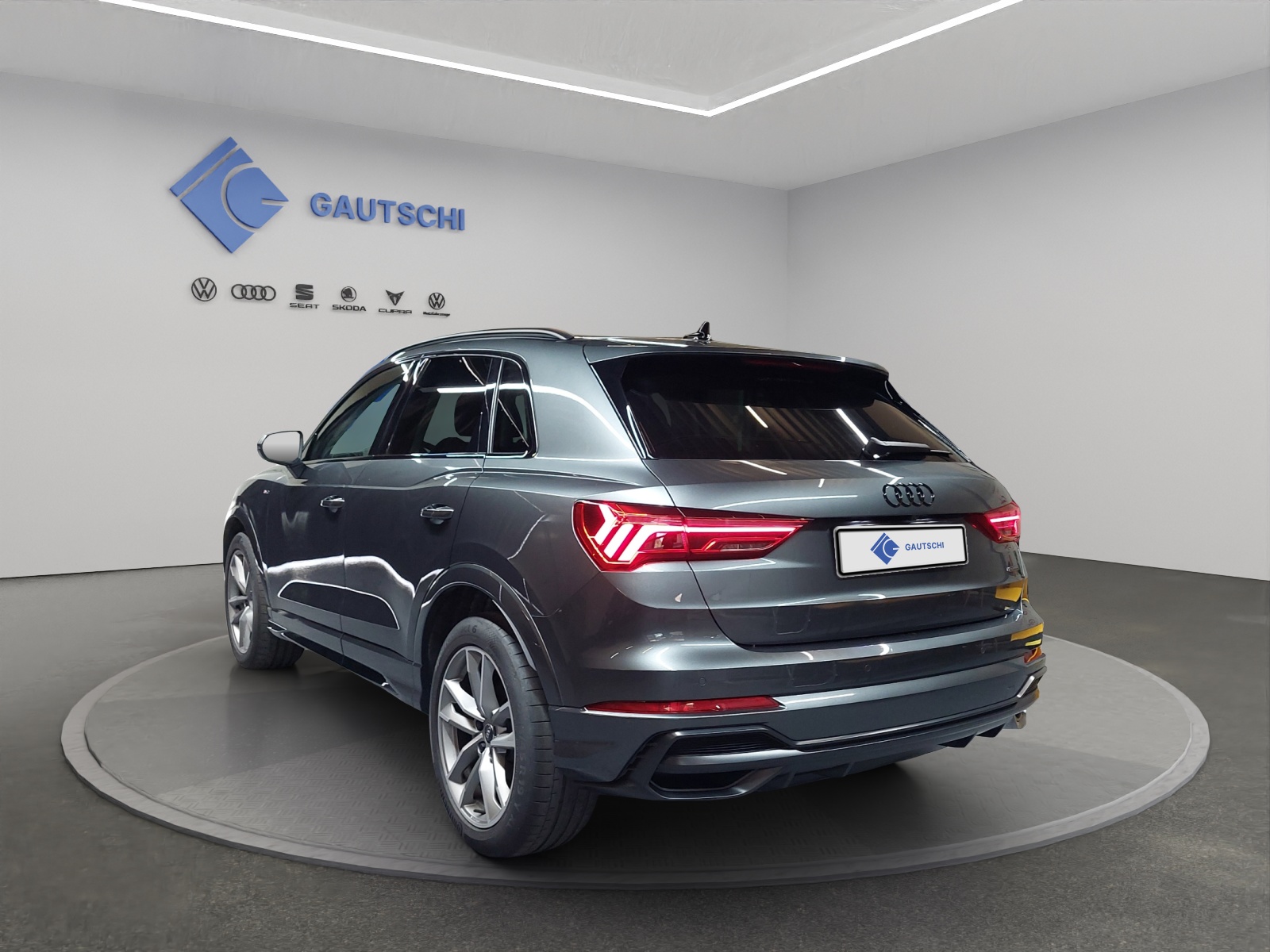 AUDI Q3 35 TDI S line quattro S-tronic-image-2