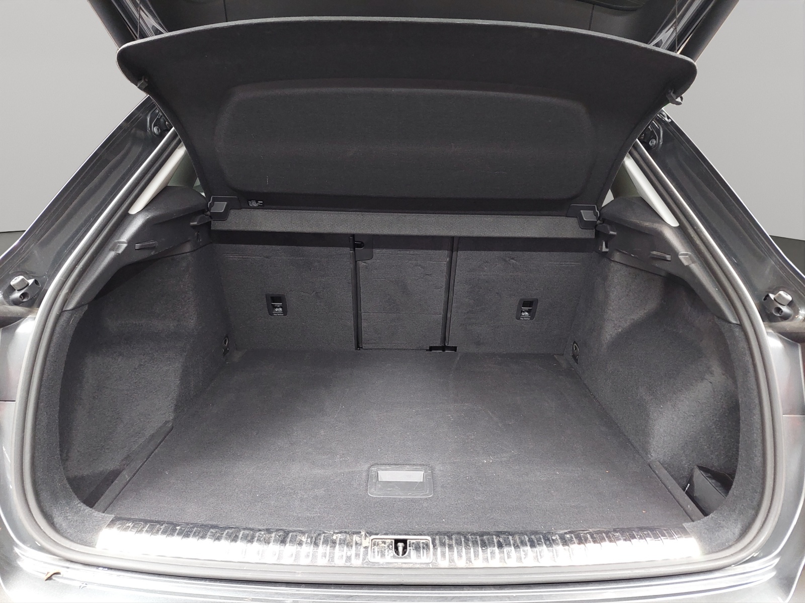 AUDI Q3 35 TDI S line quattro S-tronic-image-10