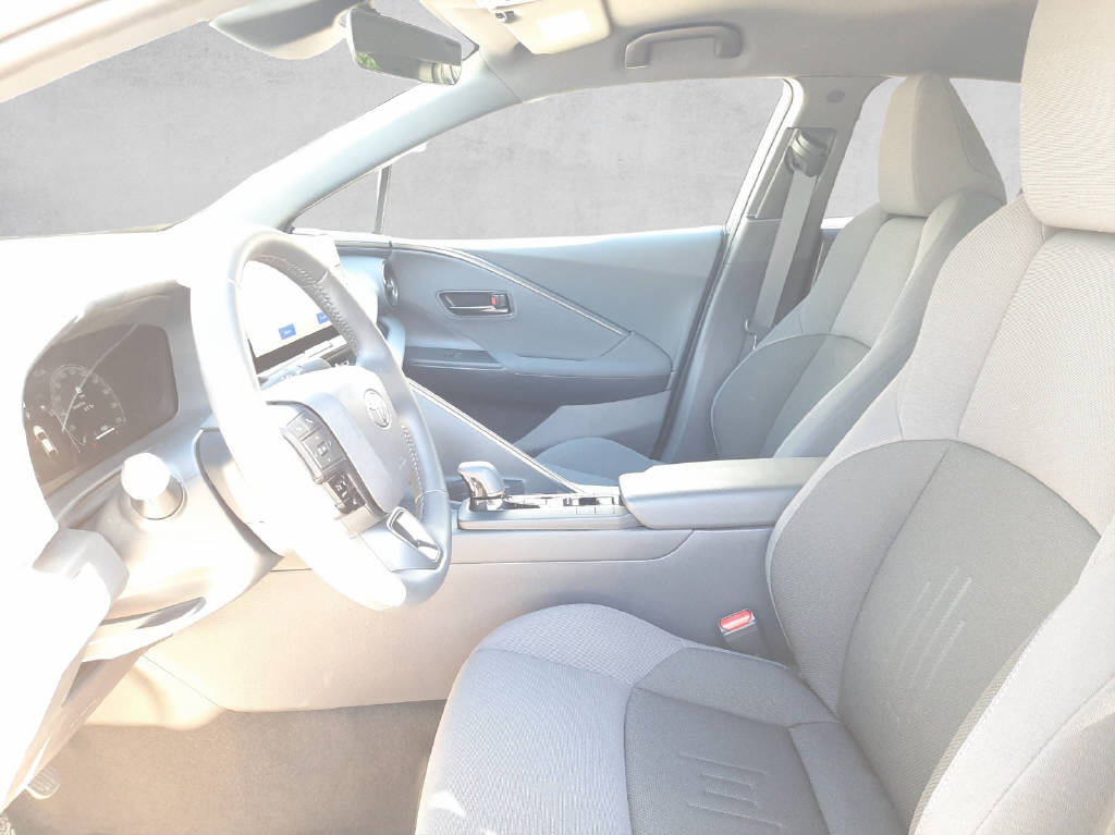 TOYOTA C-HR 2.0 PHEV Swiss Edition-image-4