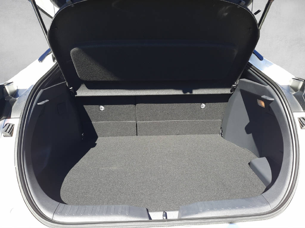 TOYOTA C-HR 2.0 PHEV Swiss Edition-image-7