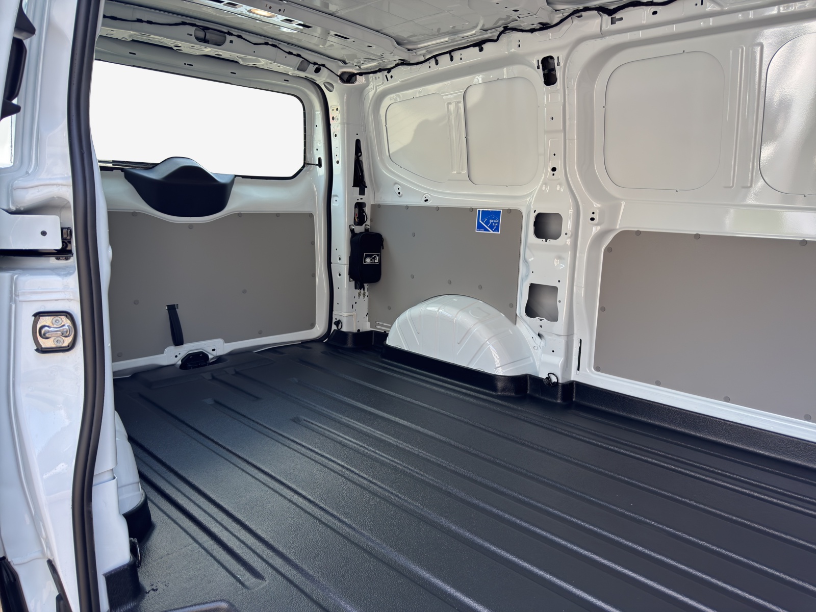 VW Transporter Kastenwagen BEV 218PS/160kw 64/83 Kwh AUT RS 3100mm-image-11