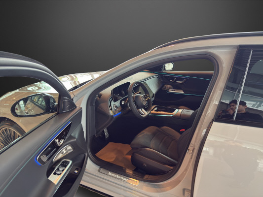 MERCEDES-BENZ E 200 T 9G-Tronic 4Matic-image-6