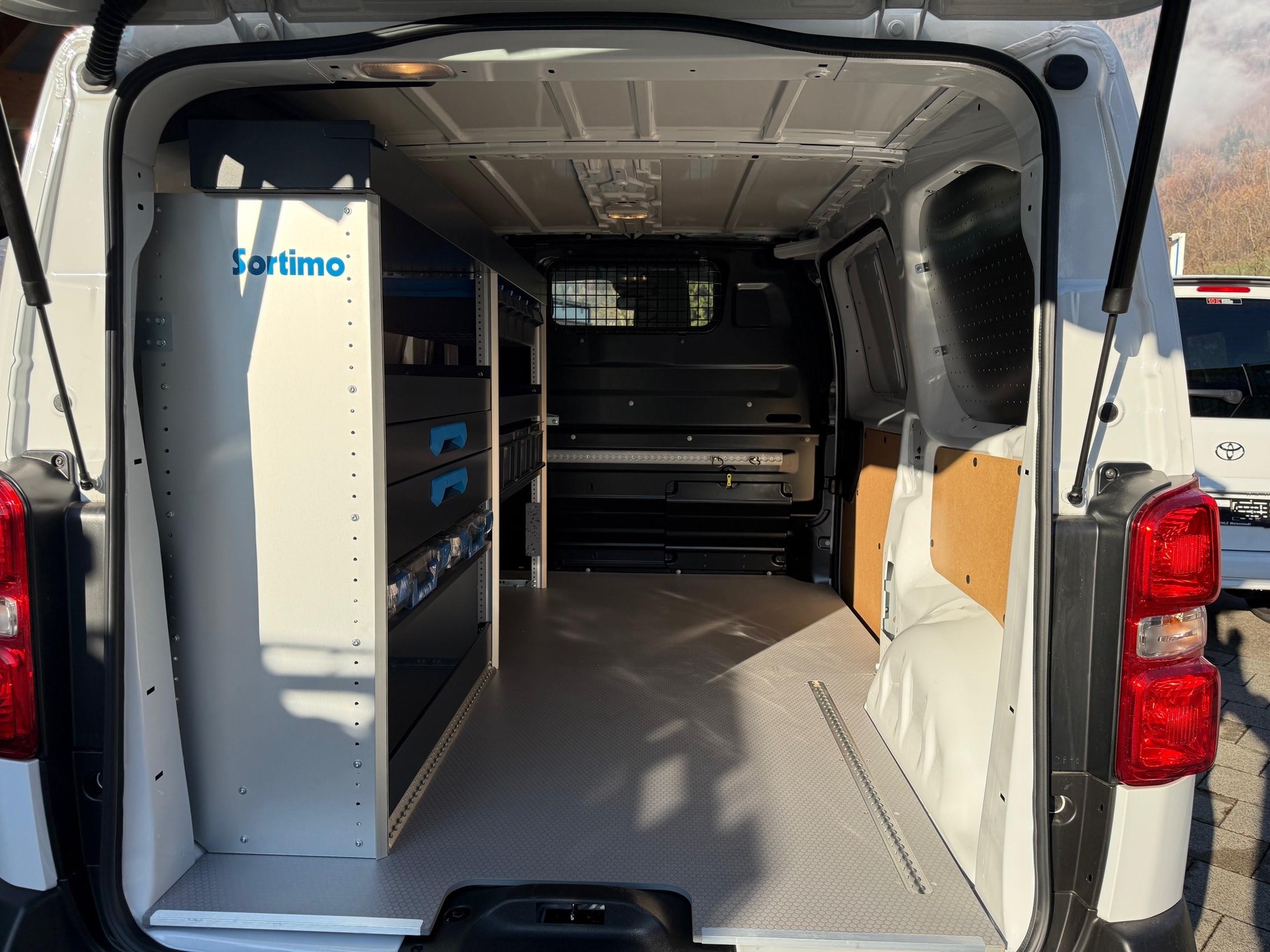 TOYOTA PROACE Van L1 1.5 D Active-image-4