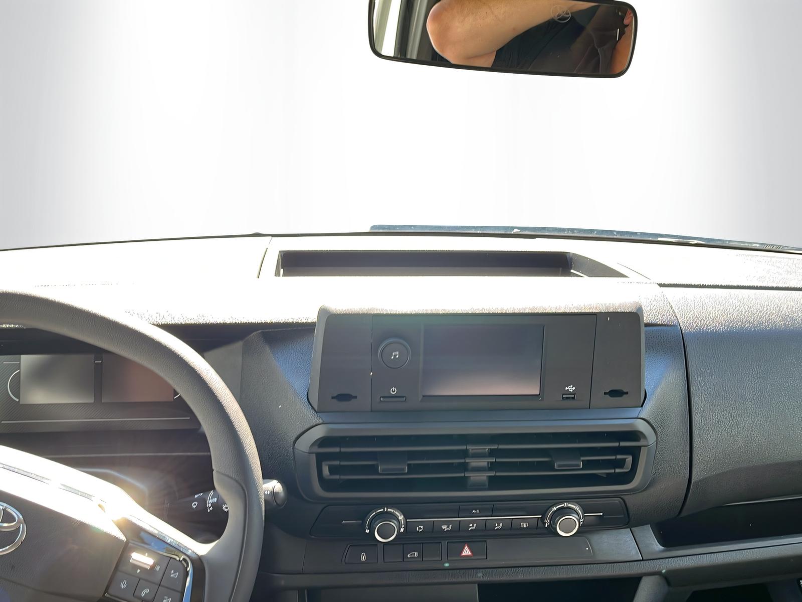 TOYOTA PROACE Van L1 1.5 D Active-image-9