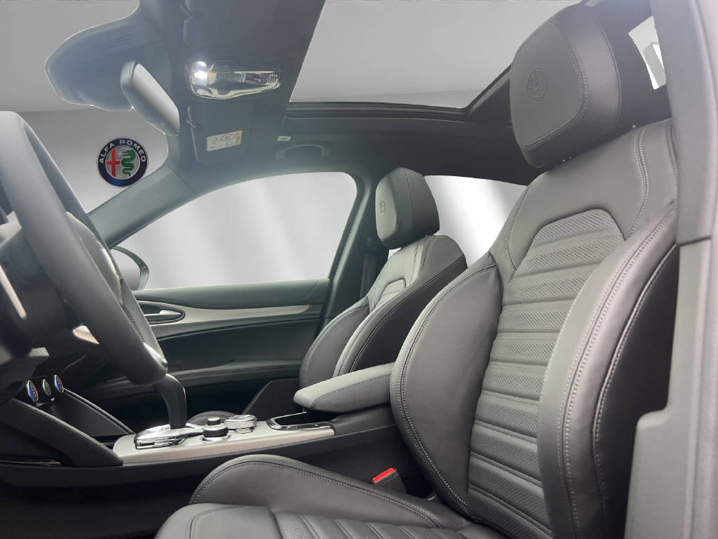ALFA ROMEO Stelvio 2.0 Q4 280 Veloce-image-3