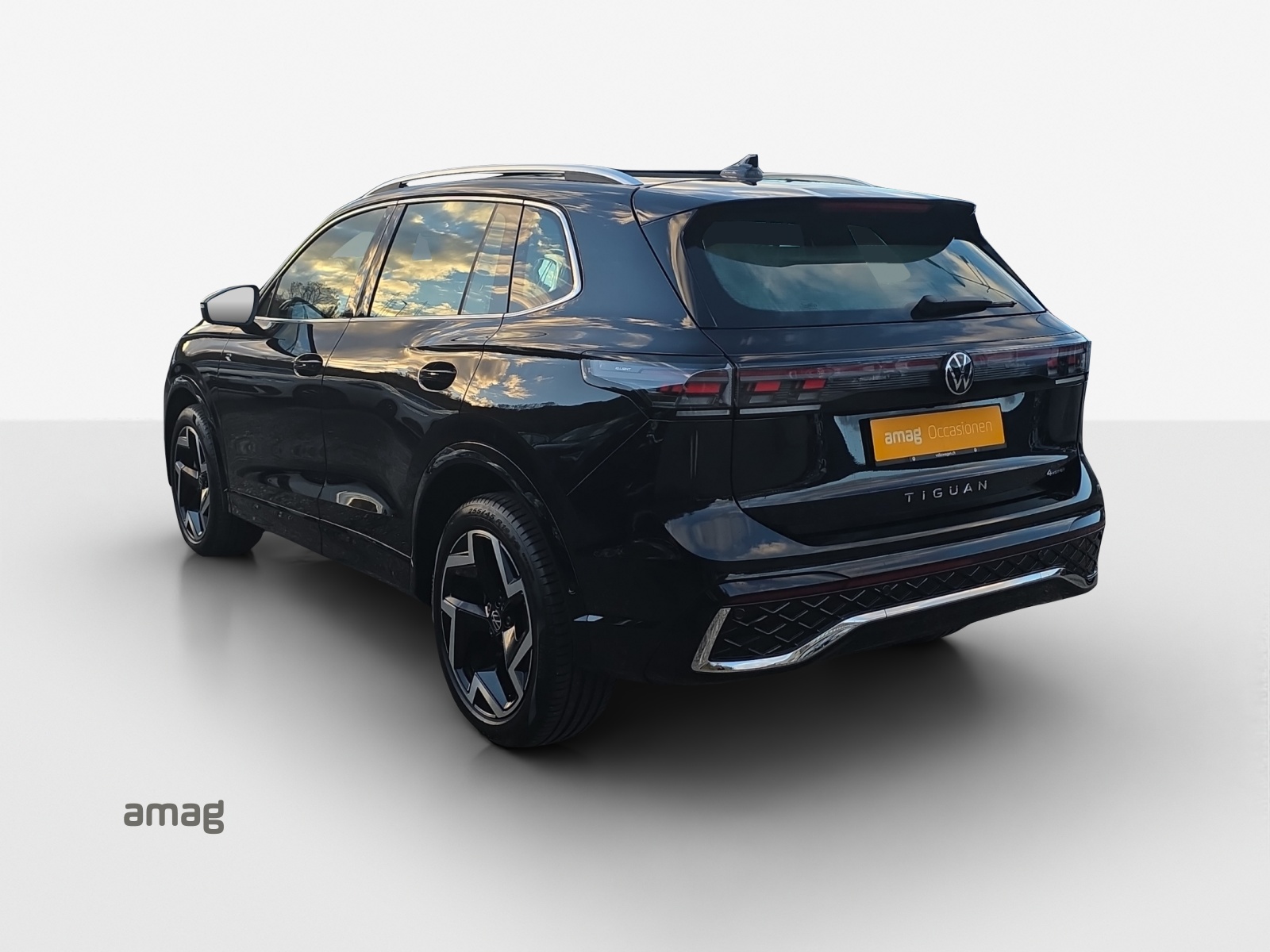VW Tiguan 2.0 TDI SCR R-Line 4Motion DSG-image-2